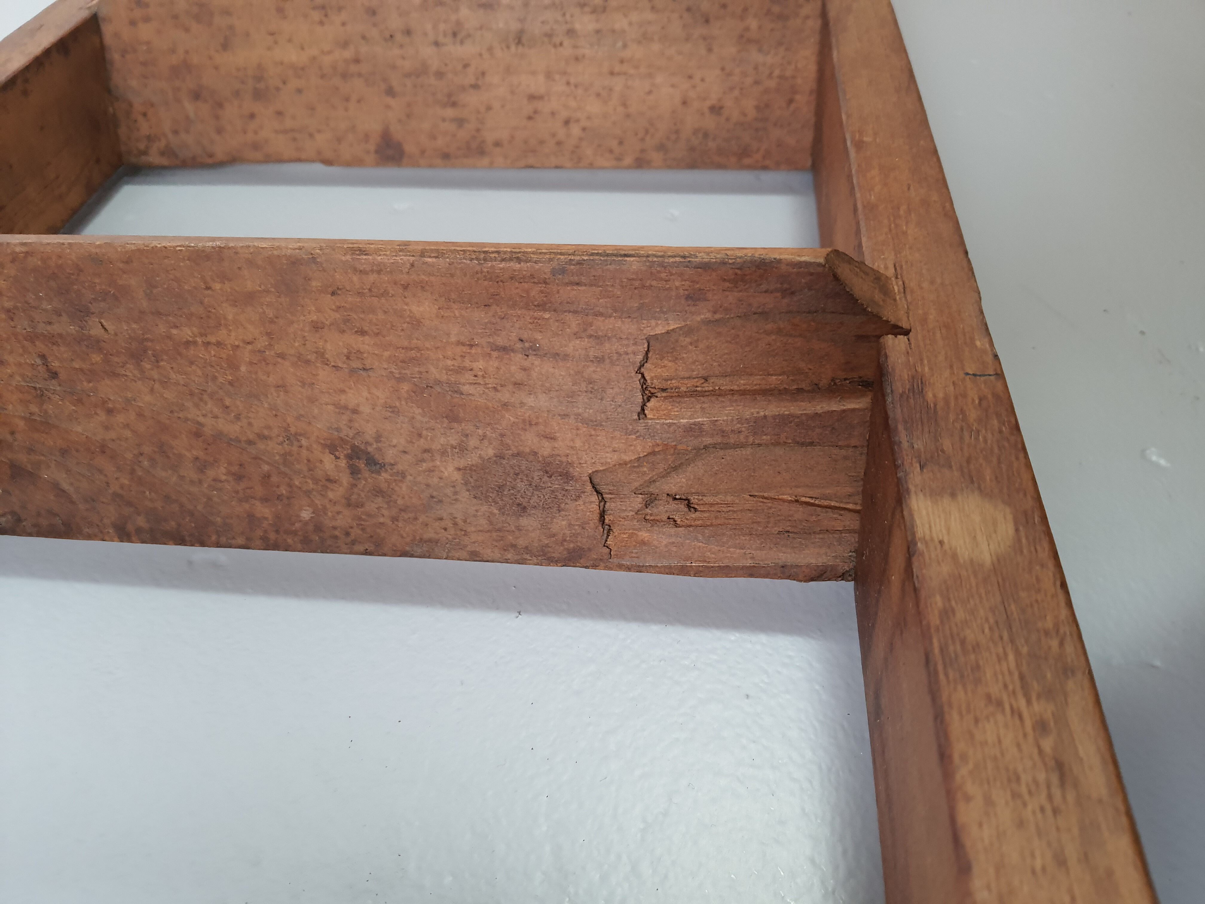 Retractable miller's ladder