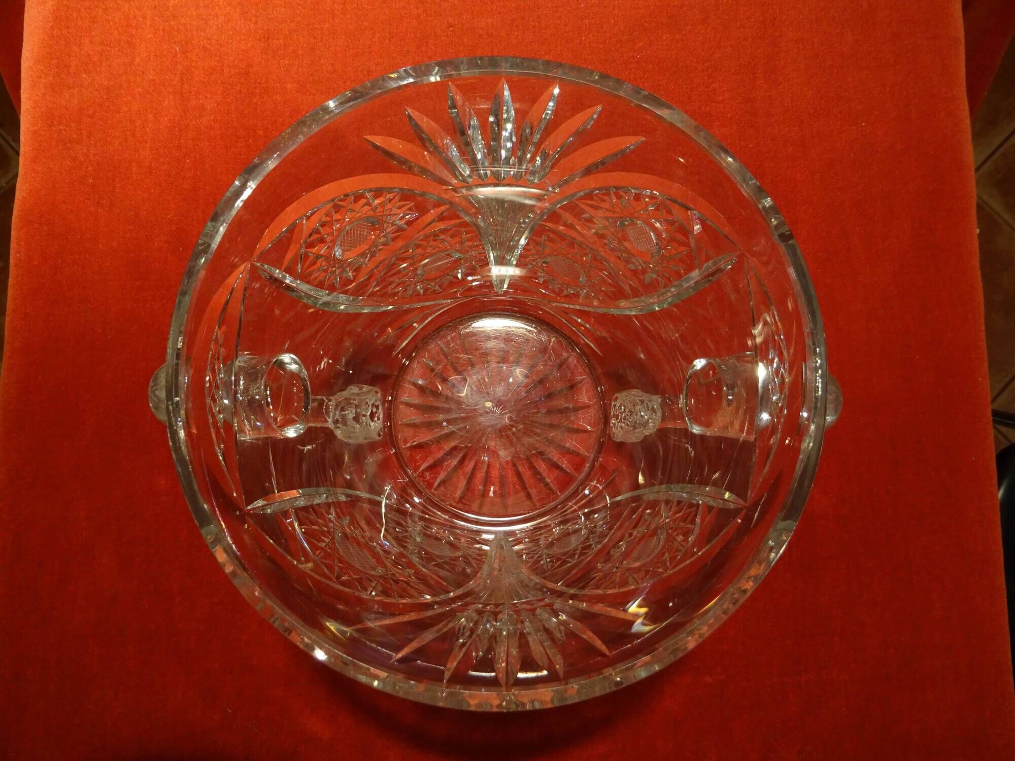 Spectacular large crystal champagne bucket cut