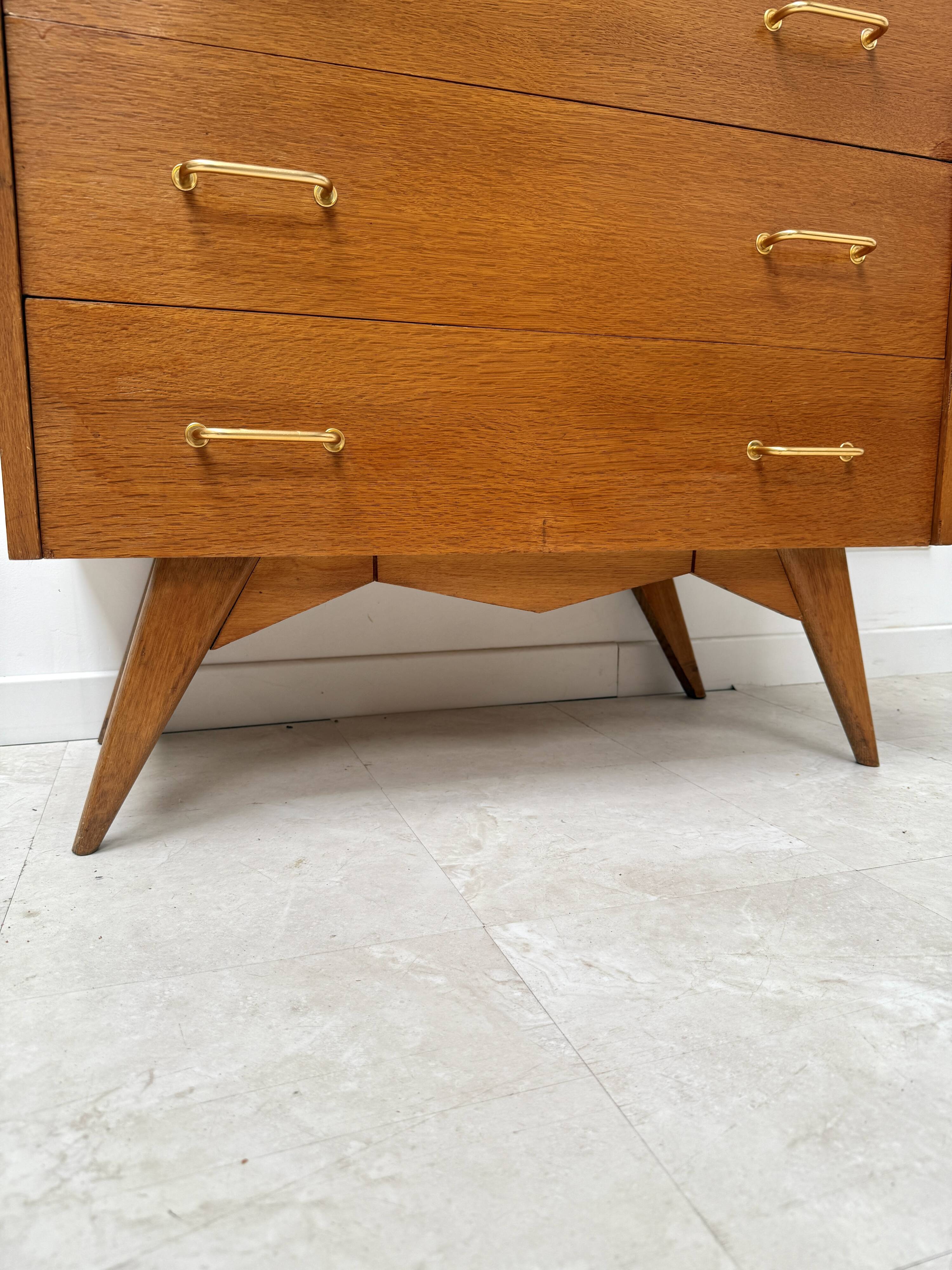 Commode pieds compas
