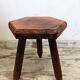 Tabouret tripode en bois