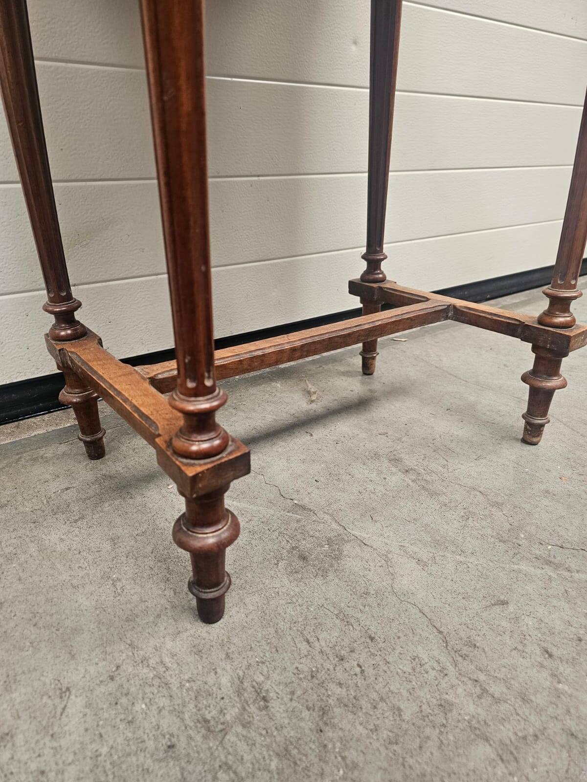Antique dressing table with floral marquetry and integrated mirror