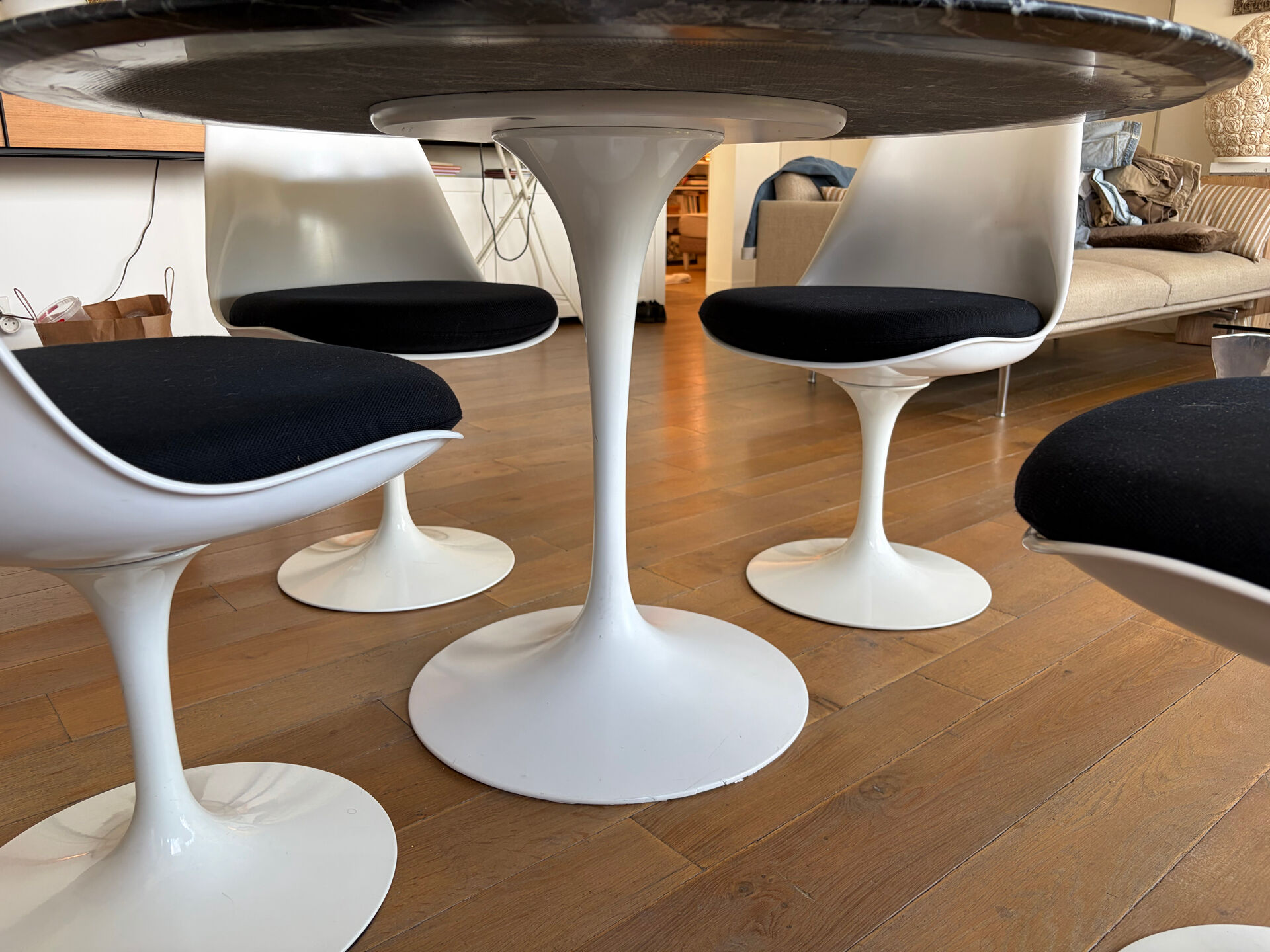 Tulip table Saarinen 120 cm black Marquina marble