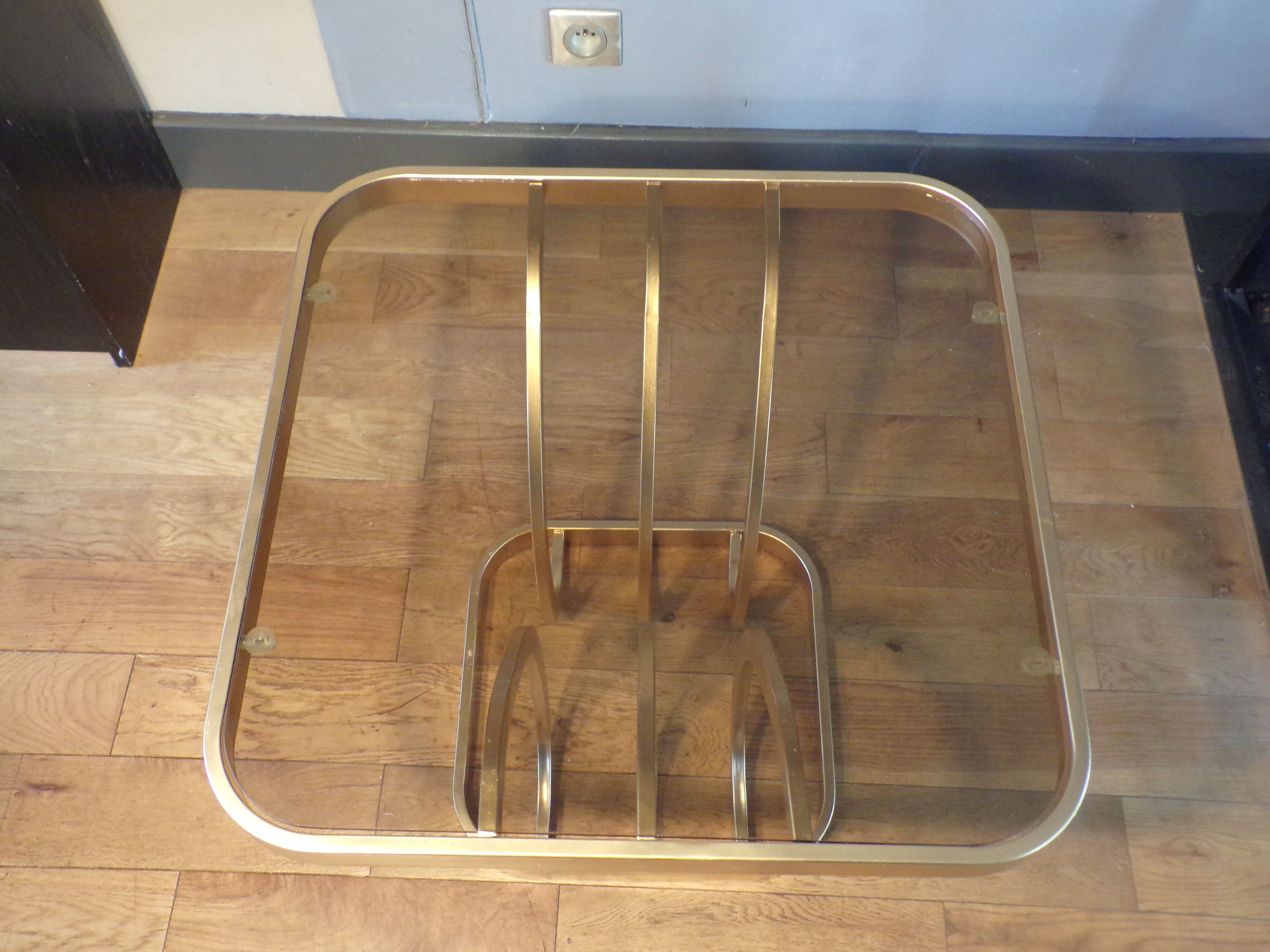 Table low gold metal 1970 smoked glass