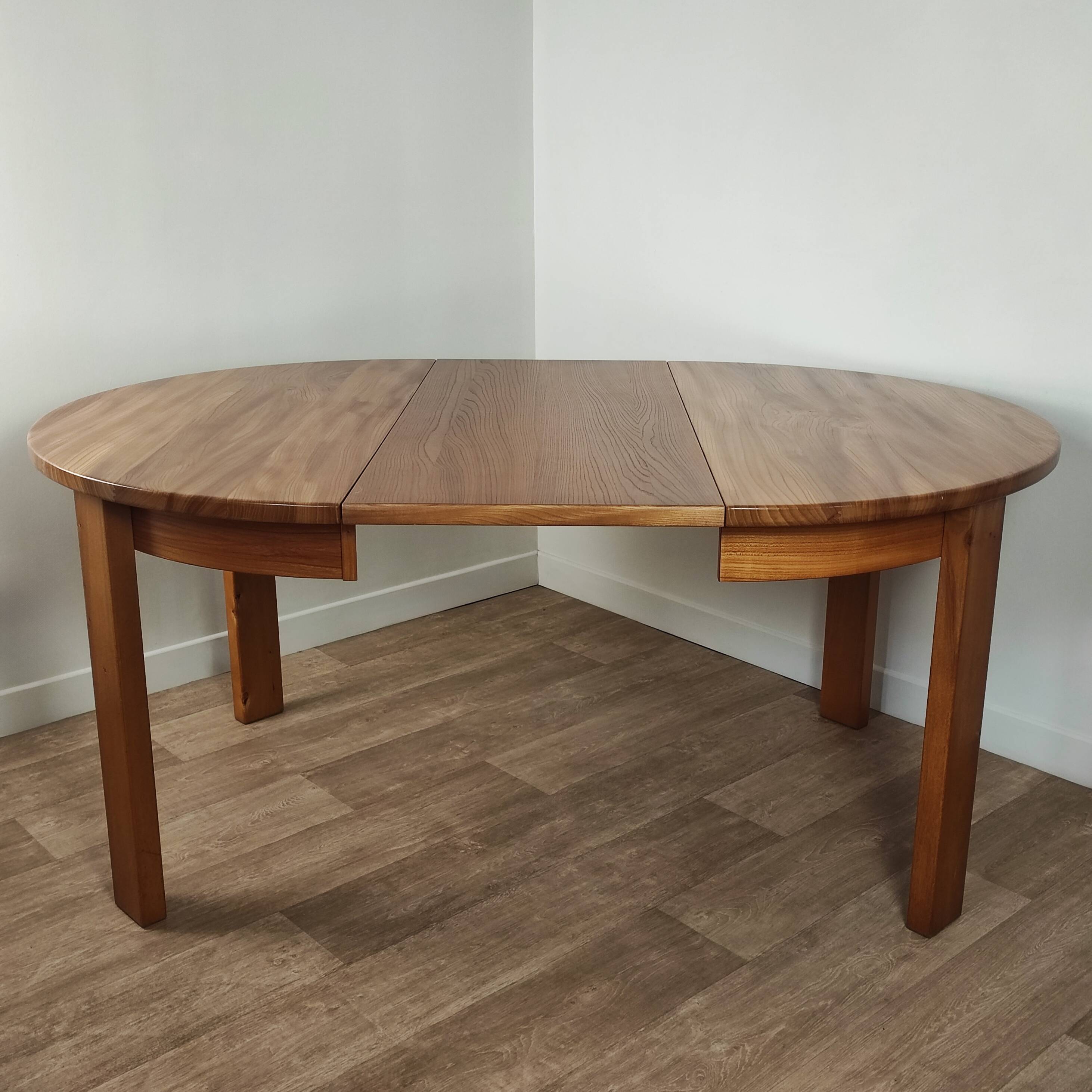 Round extendable elm table