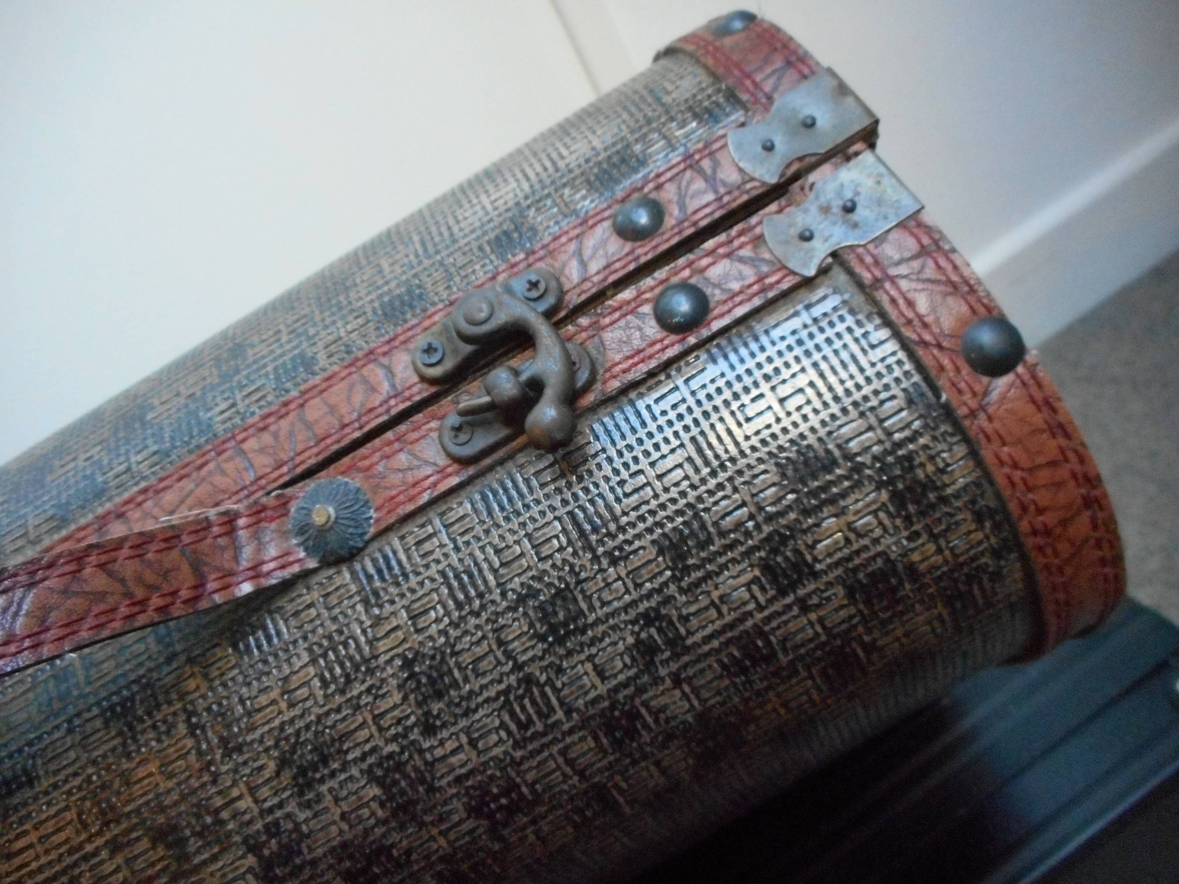 Valise vintage en bois
