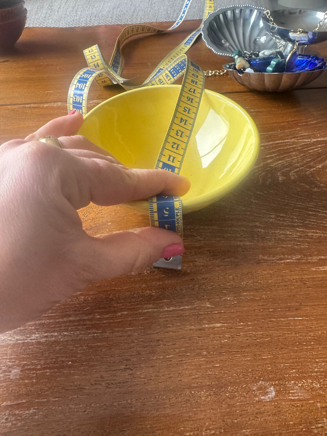 Set of 7 ceramic bowls – multicoloured textured design