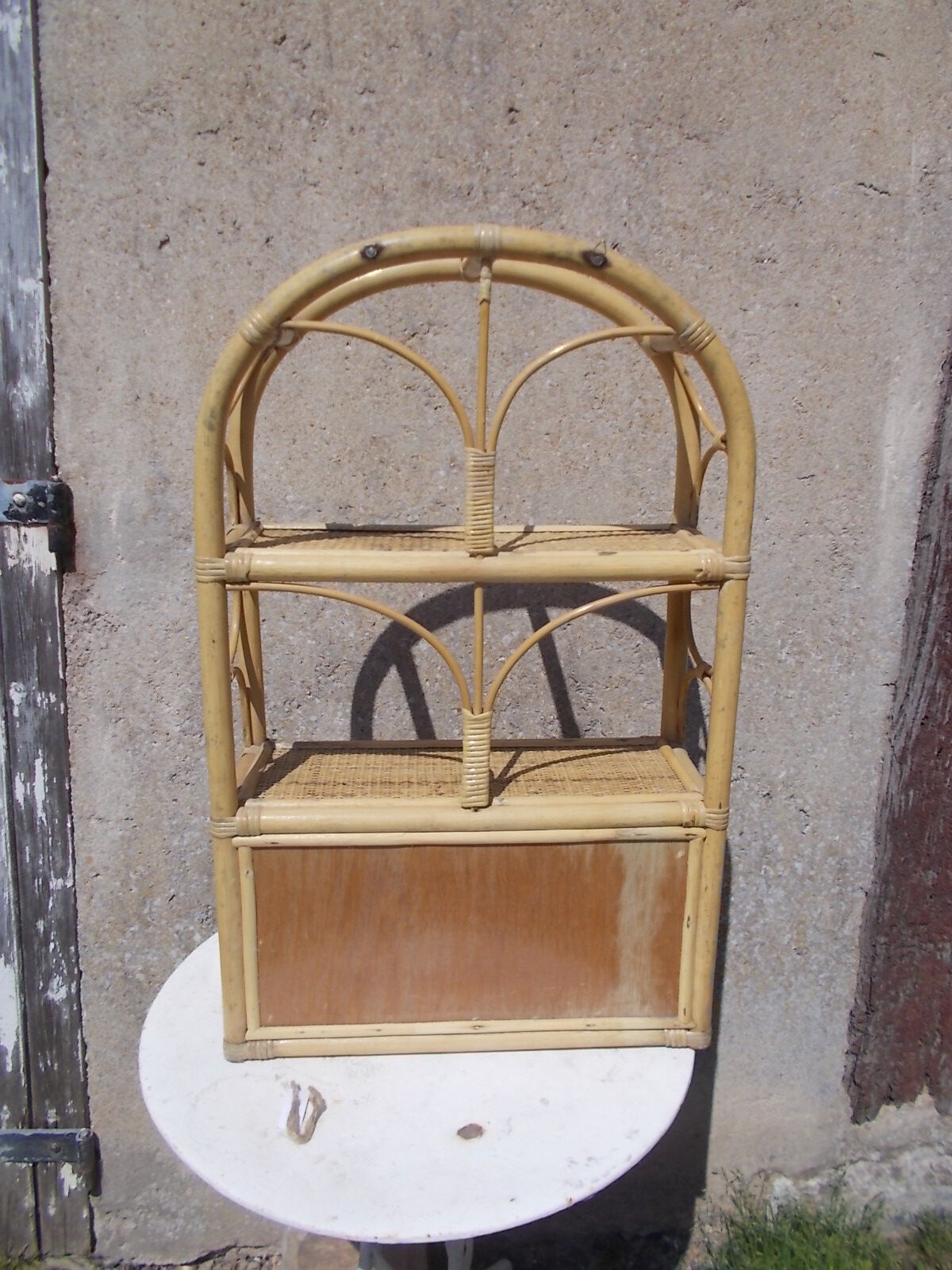 Wall or standing rattan shelf