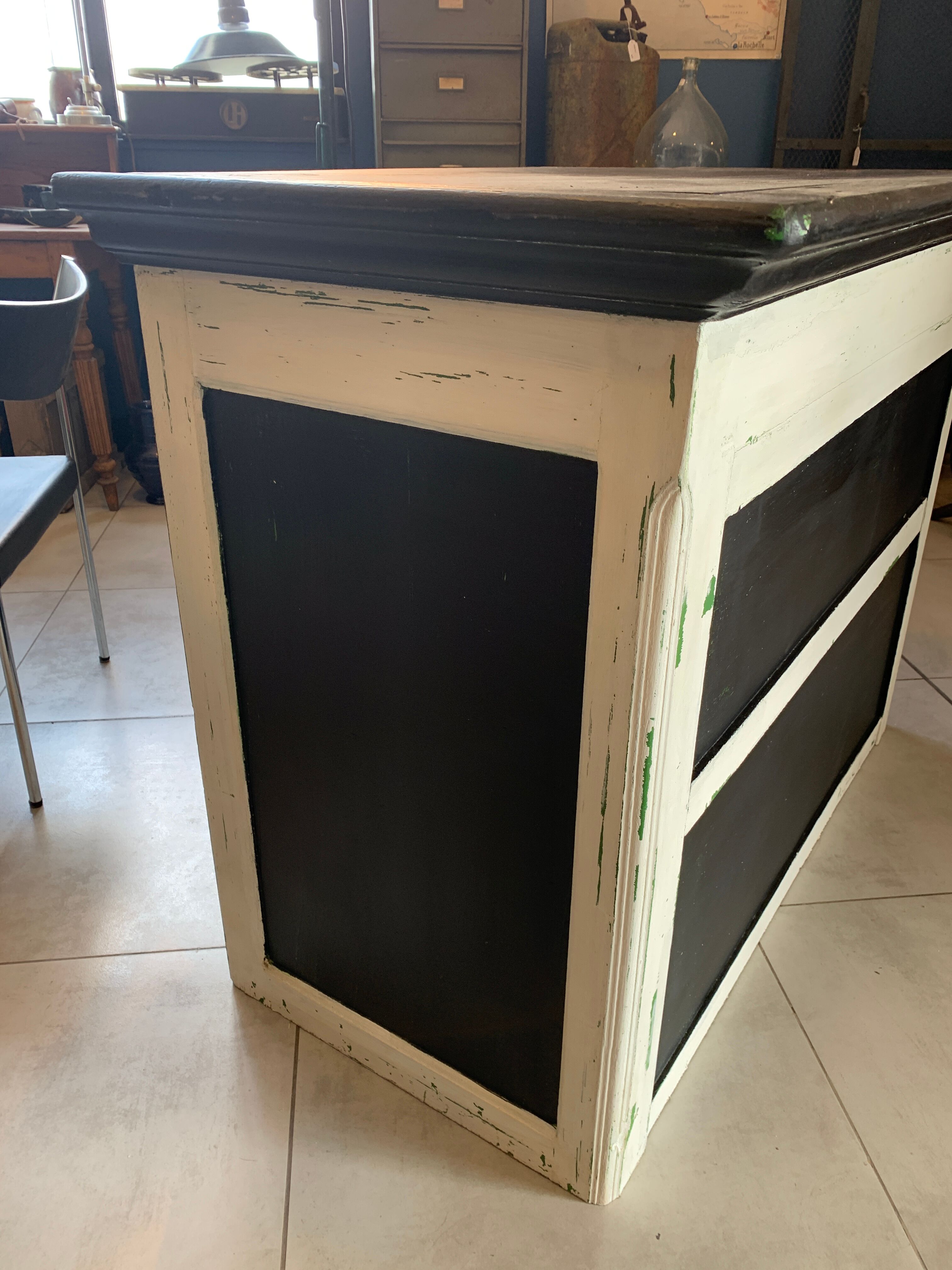 Former trading counter