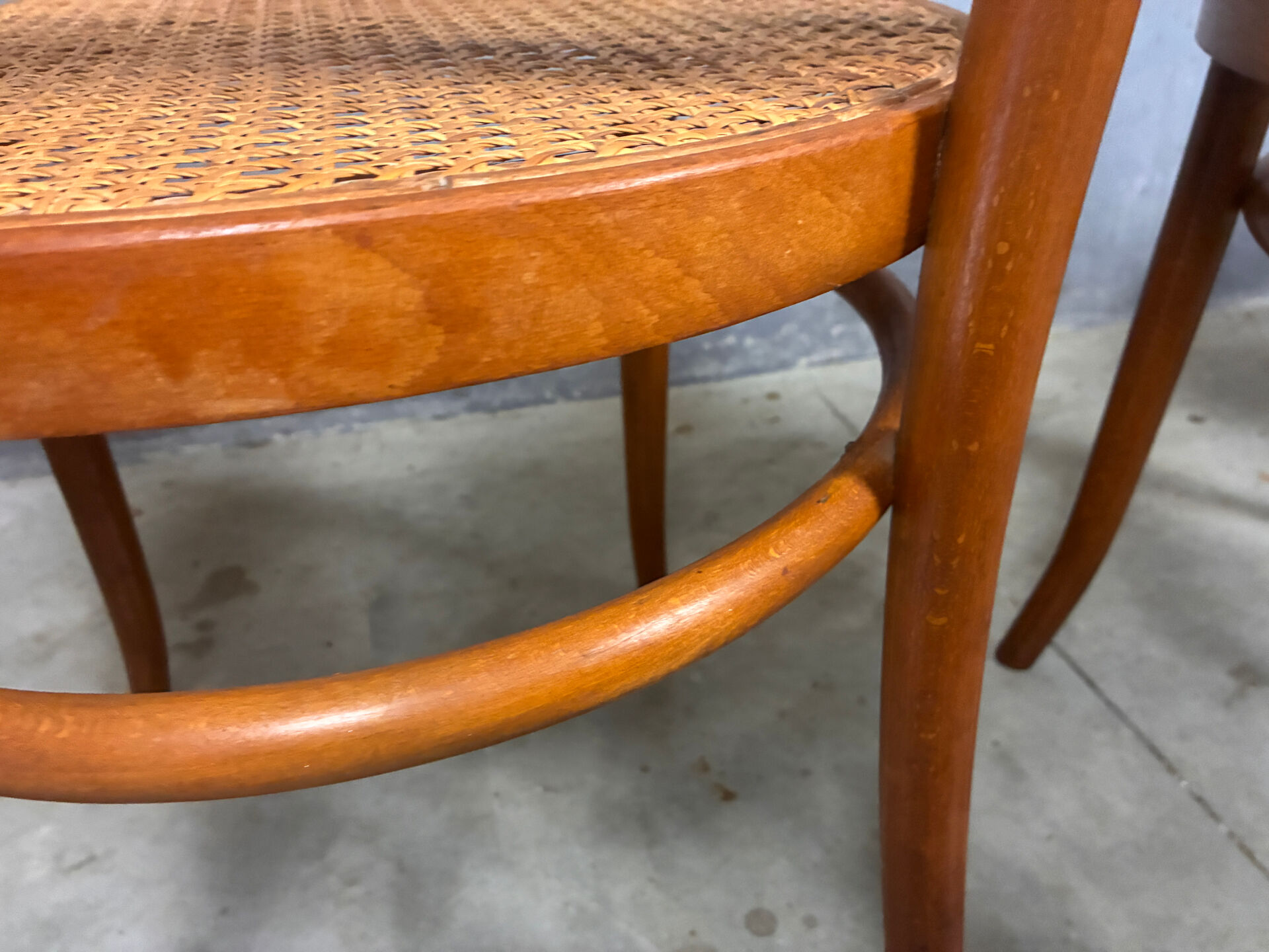 Chaises Thonet 233 Cosmos en cannage Ligna