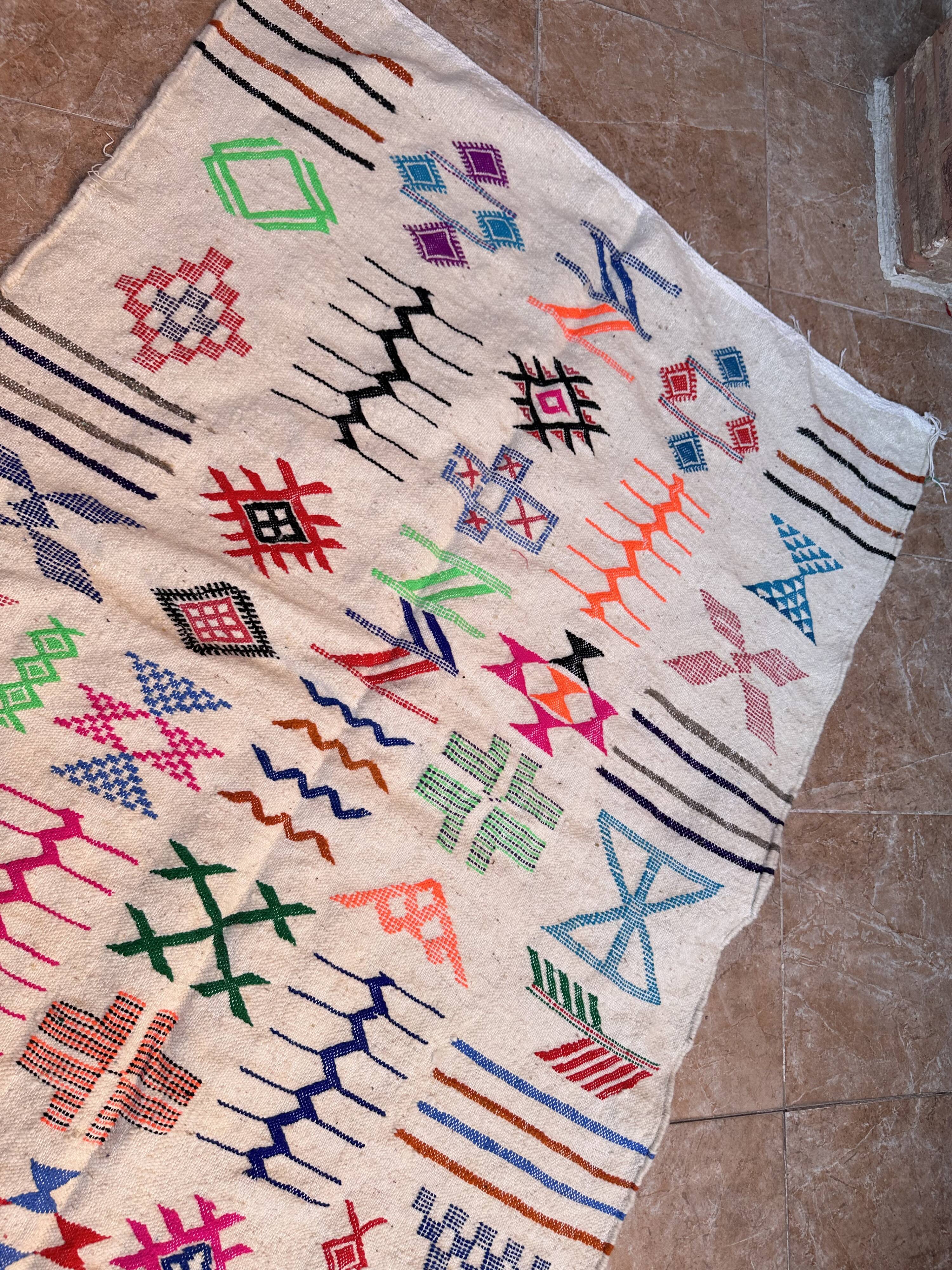 Handmade wool Berber rug – Colourful bohemian Moroccan kilim