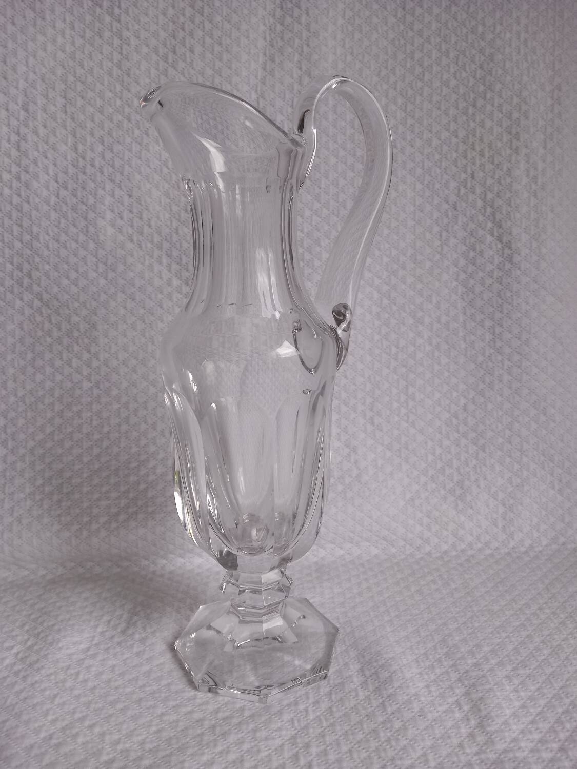 Superb cut crystal jug from the Saint Louis house, model Ch.