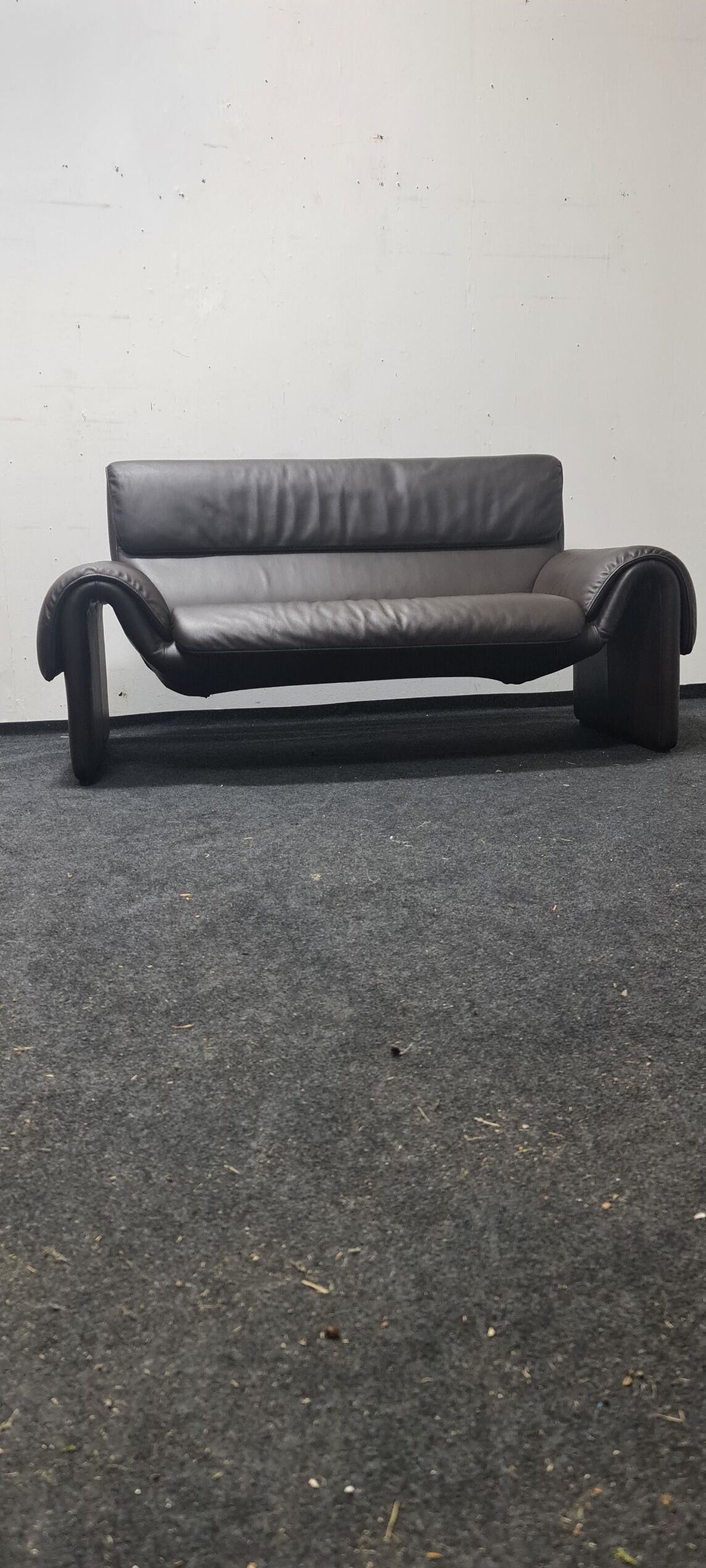 Vintage Swiss 2 seater leather sofa by De Sede model DS 2011