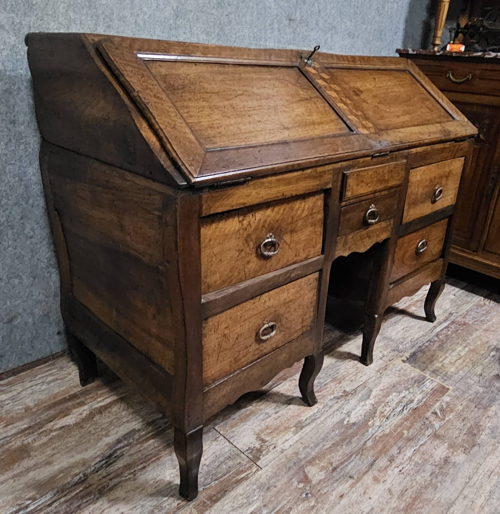 Antique curved secretary desk, Louis XV style, made of solid wood and marquetry.