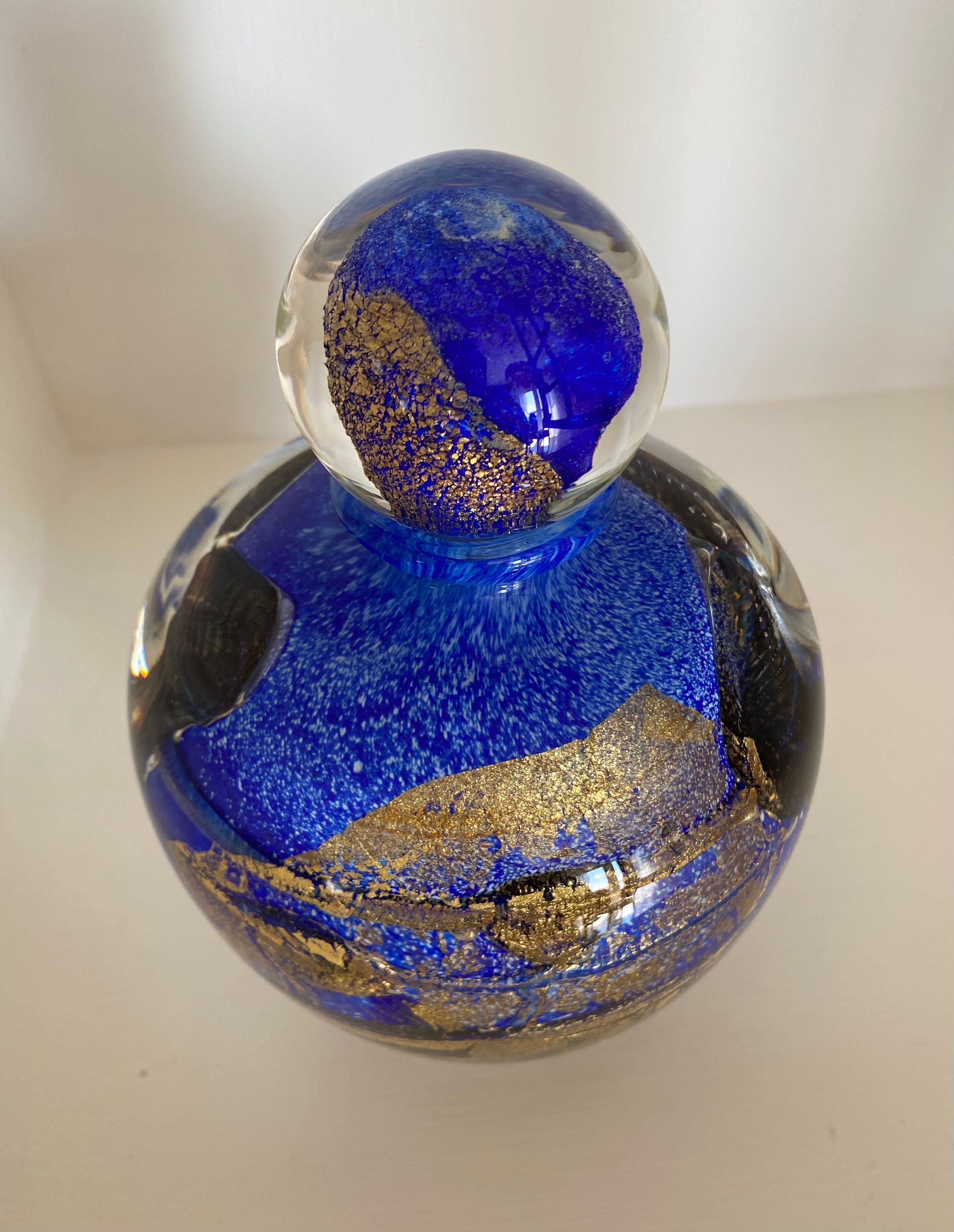 Ovoid bottle of master glassmaker Jean-Claude Novaro in perfect condition