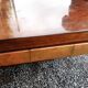 Table basse loupe d'ormes et laiton Roche Bobois