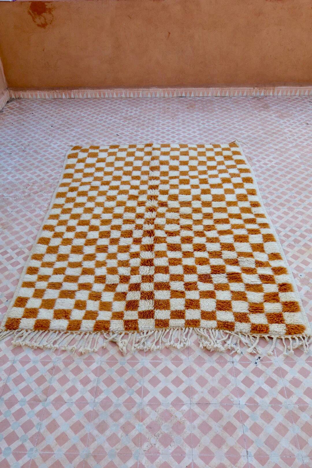 Berber rug in brown and beige check pattern - 206 x 154 cm