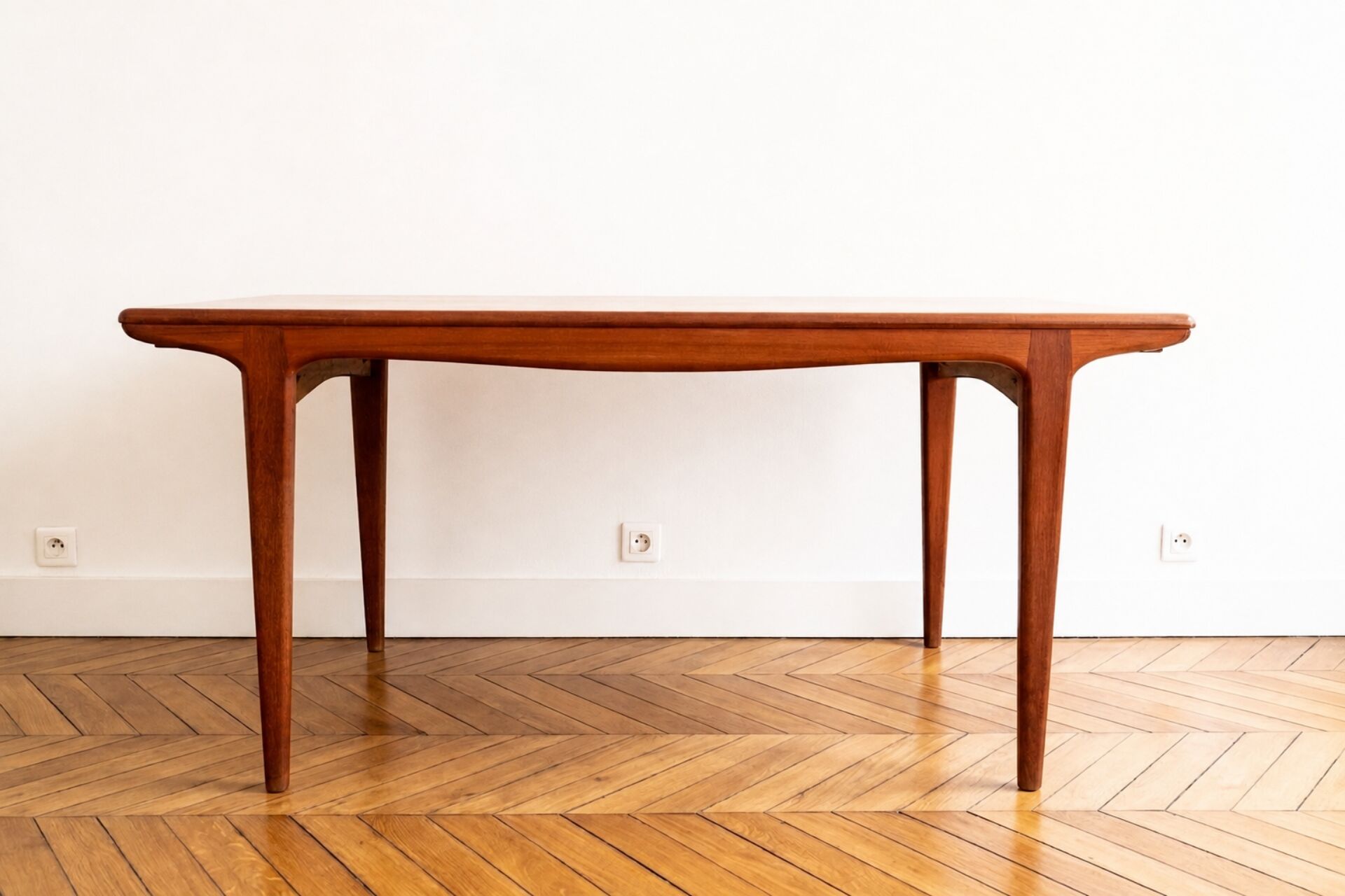 Rare - Grande table de salle à manger scandinave en teck par Johannes
