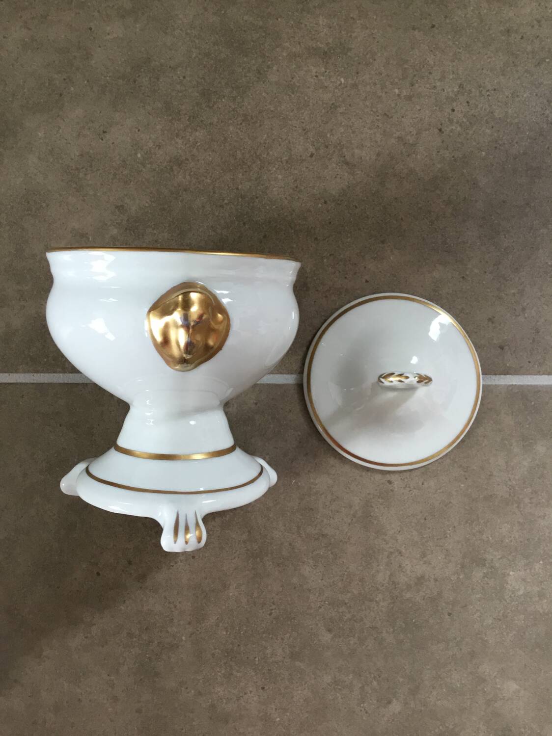 White porcelain covered pot