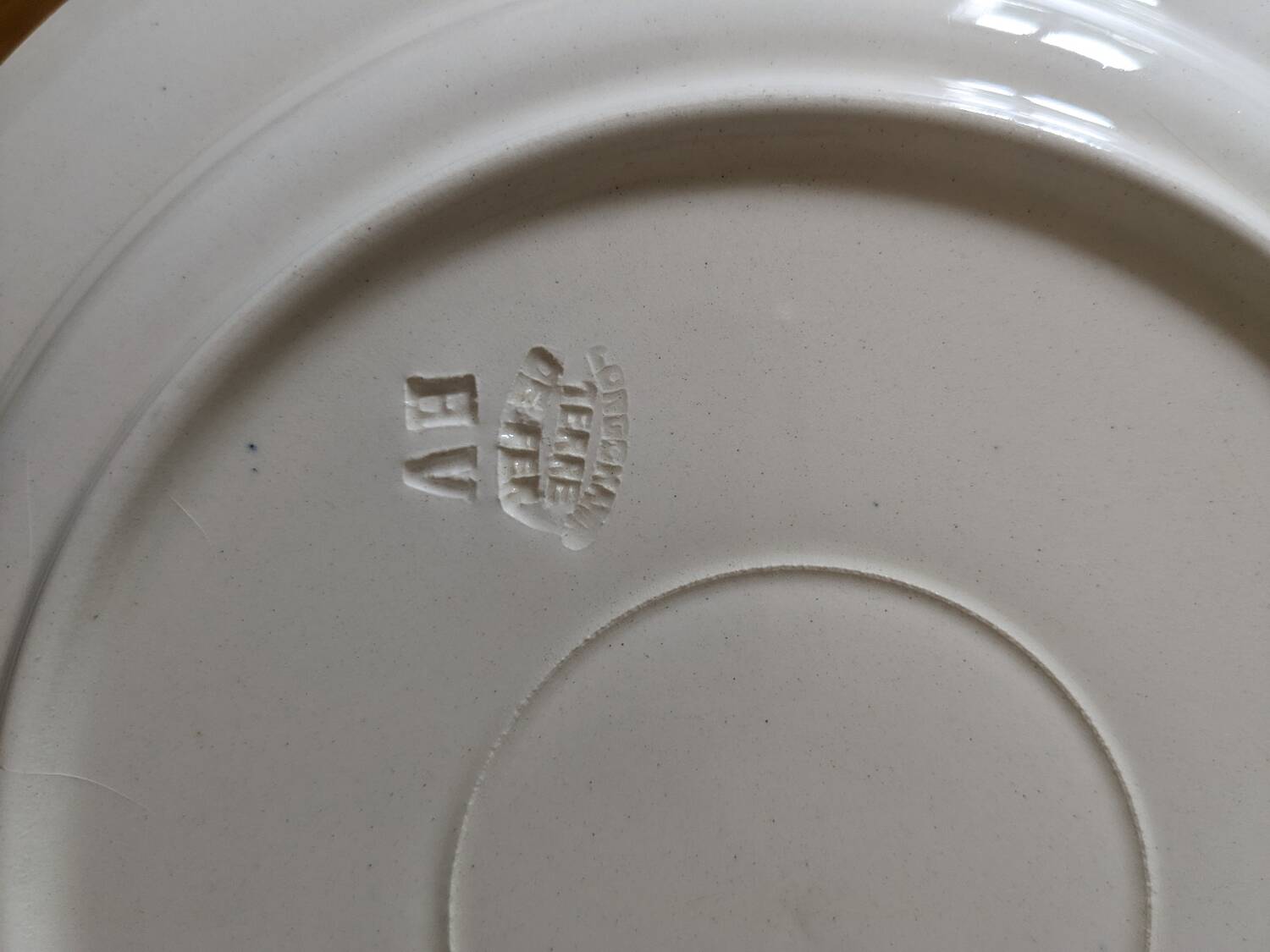 4 Lily Longchamp dinner plates