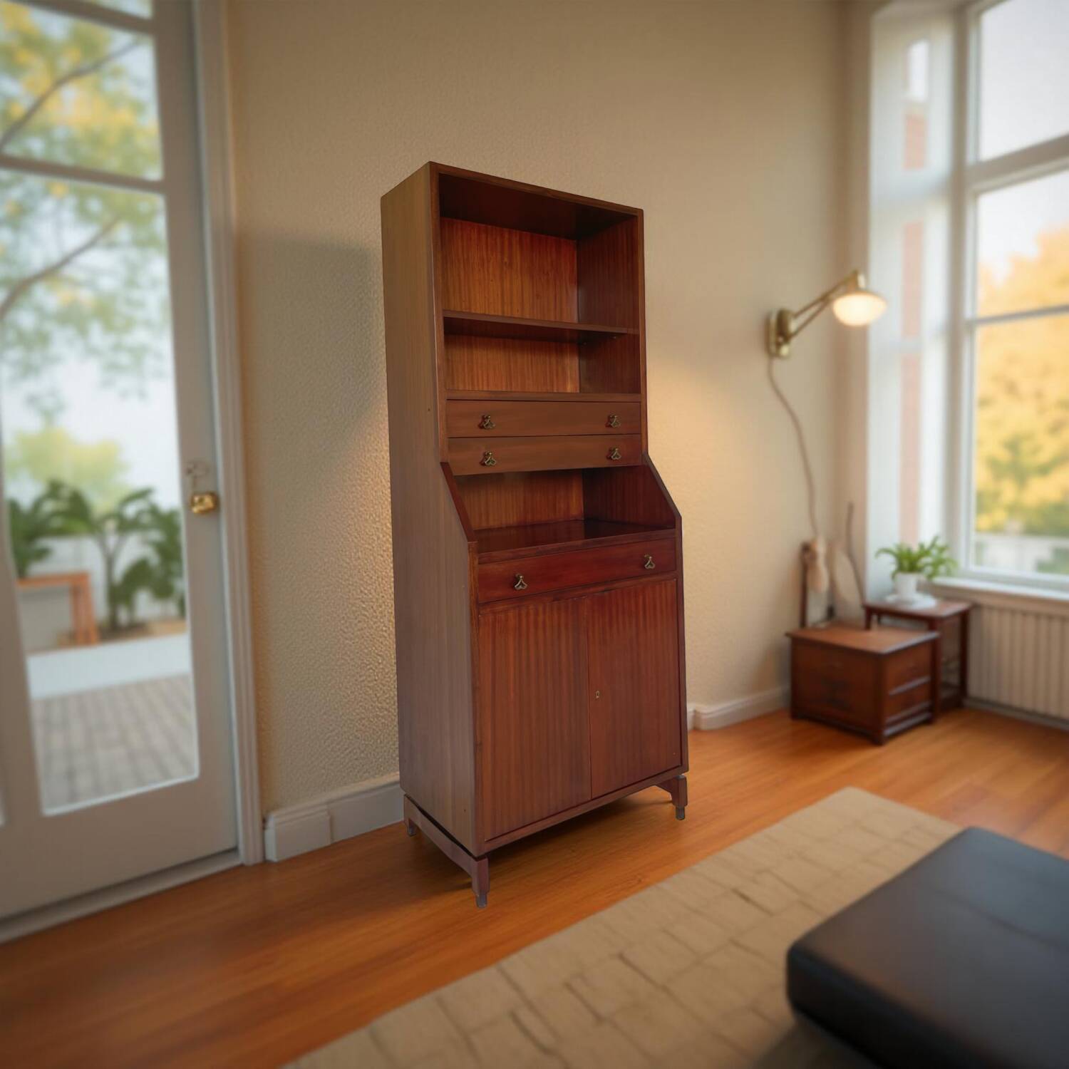 Bibliothèque italienne en bois et placage d'acajou, années 1960.