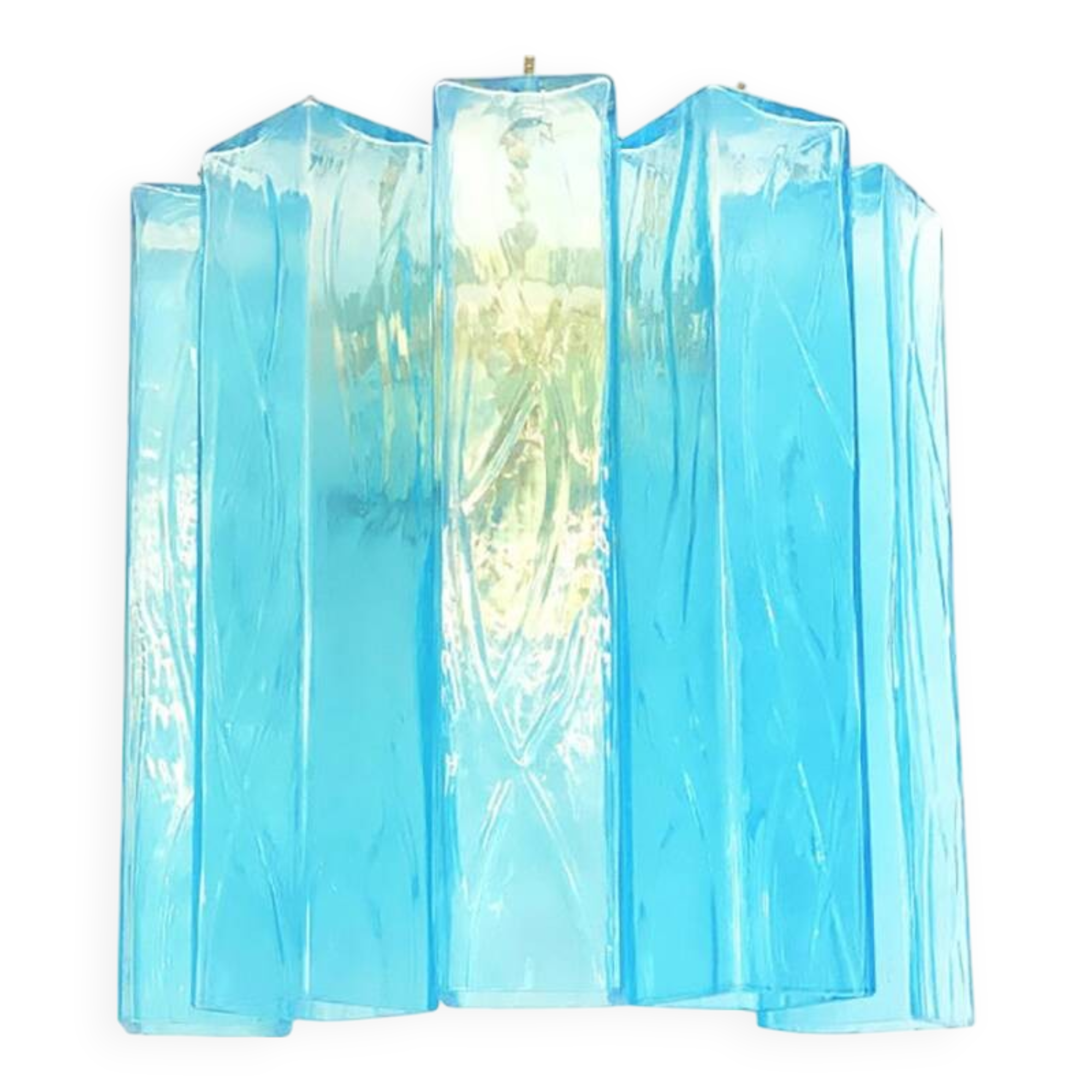 Impressionnante applique contemporaine composée d'éléments « carrés » en verre de Murano bleu clair.  Luxe moderne
