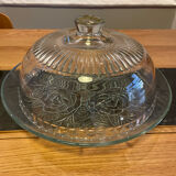 Glass cake or cheese display