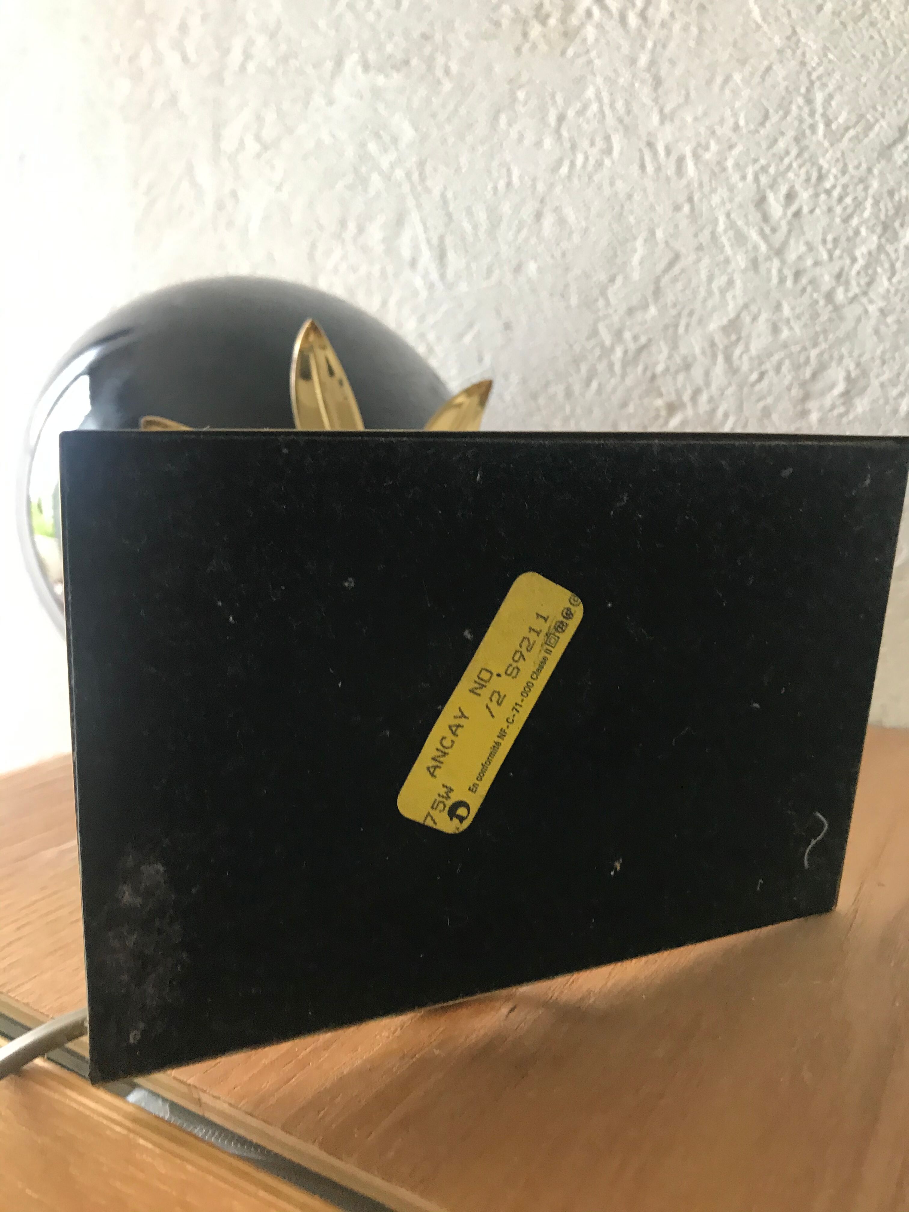 Lamp The Black Dolphin