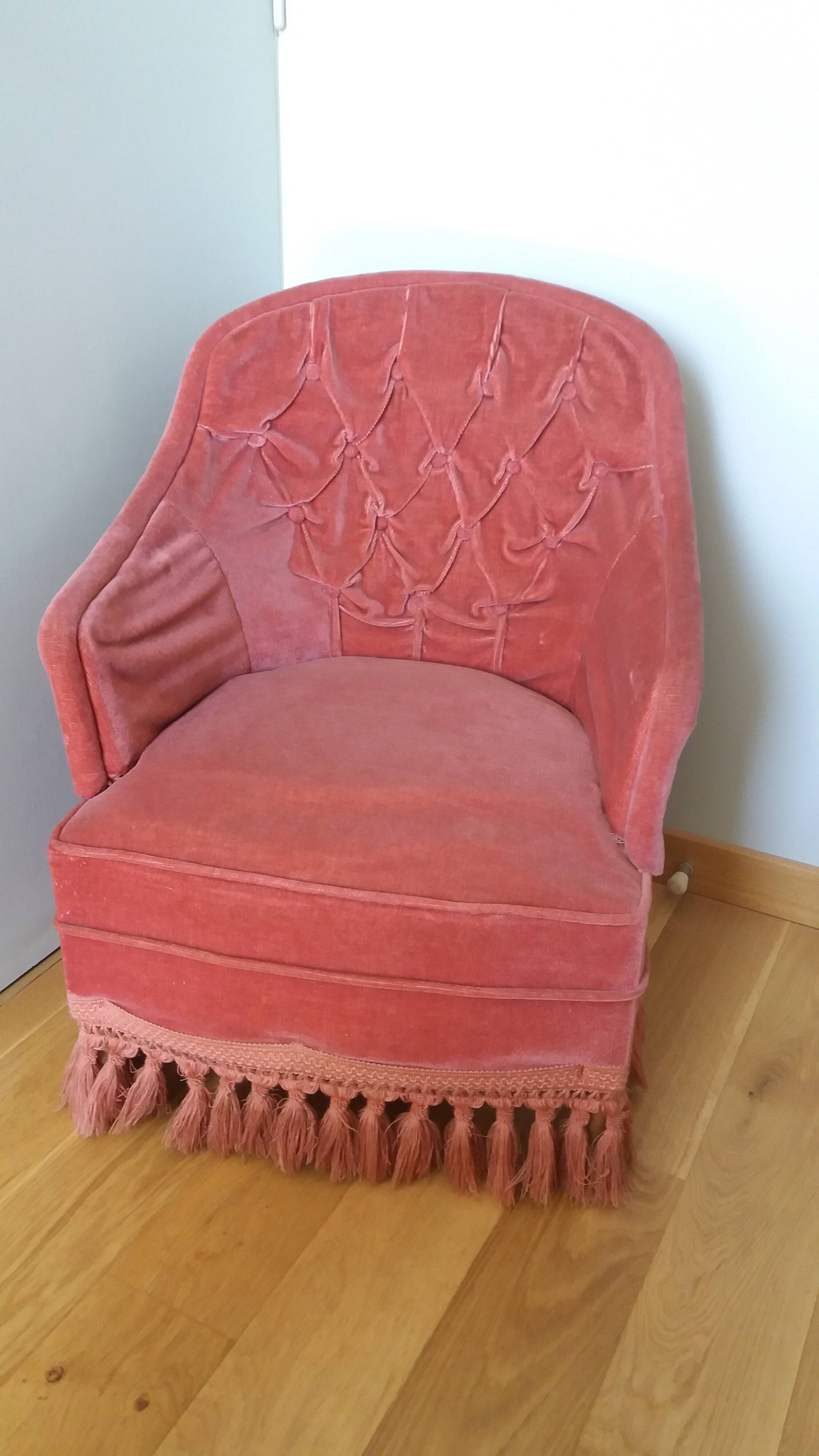 Fauteuil crapaud en velours rose