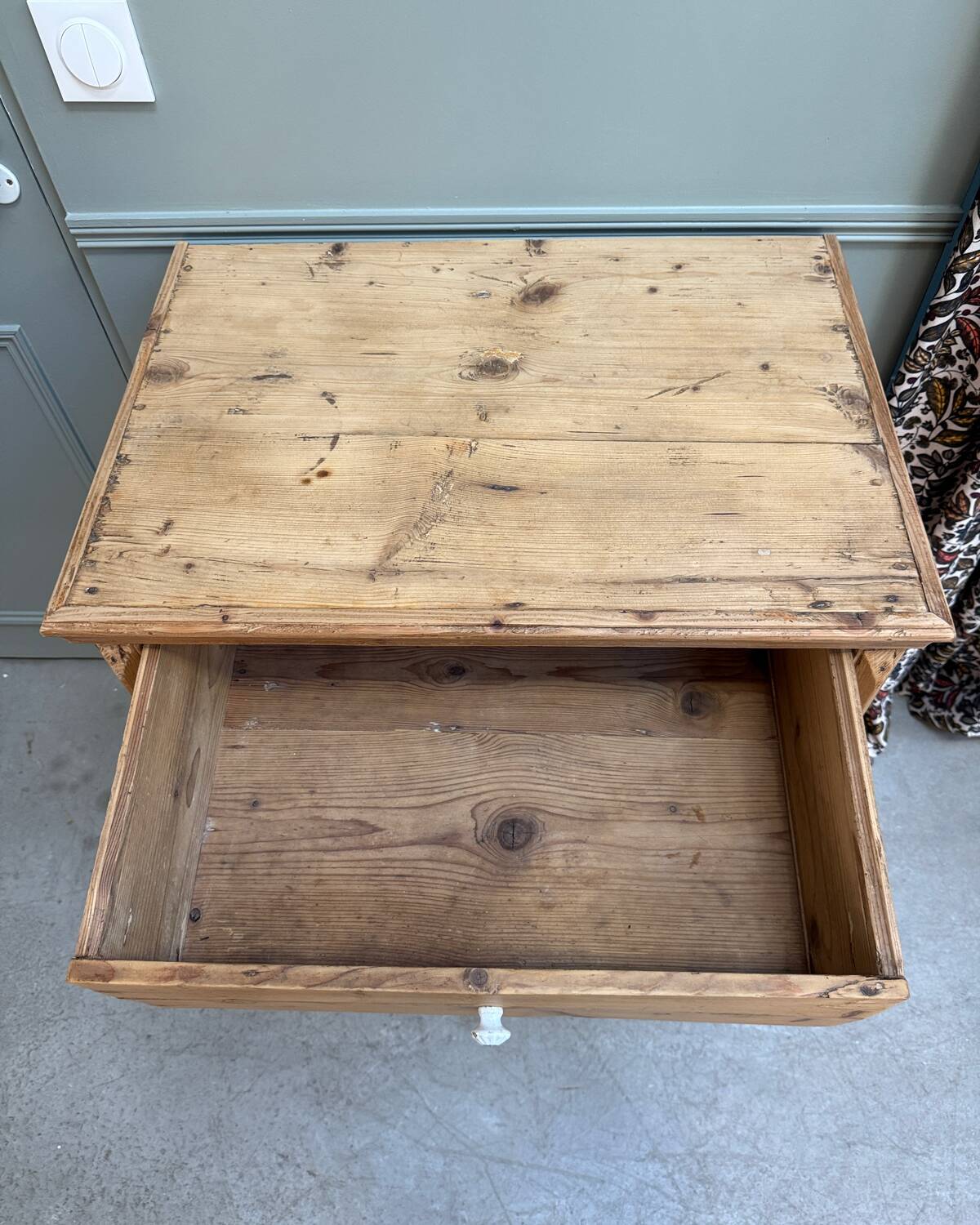 English jam cupboard in solid pine (renovated)