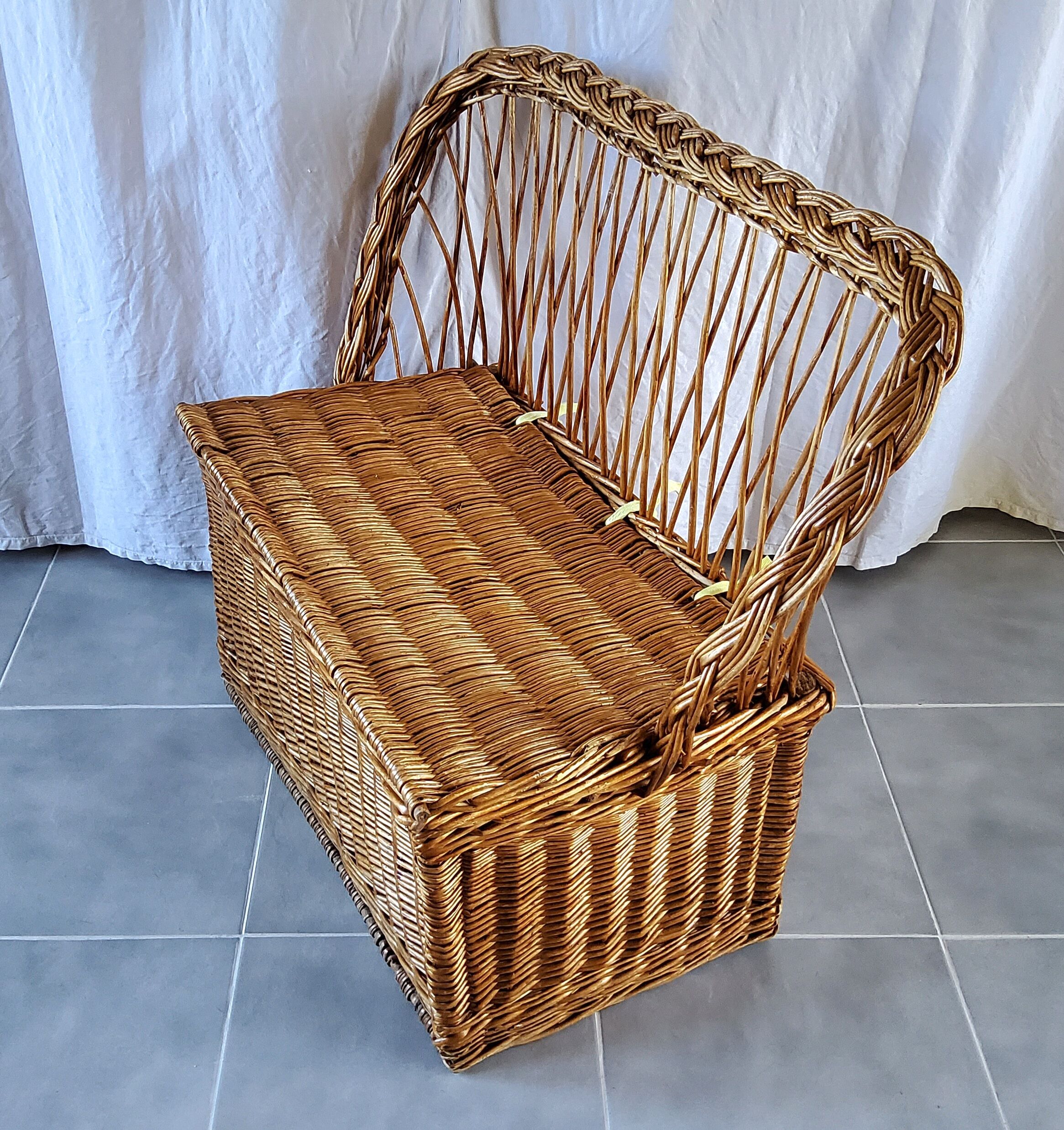 Rattan chest bench
