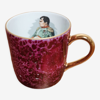 Tasse à café  en porcelaine de Limoges , à l'effigie de Napoléon Bonaparte ,  vintage