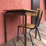Vintage desk and chair for children between 3 and 5 years old