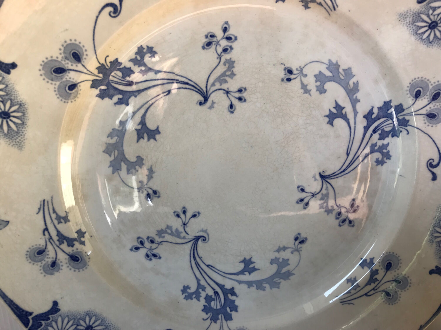 Round iron earth serving dish K&G Lunéville