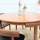 Roundette table and chairs by Hans Olsen
