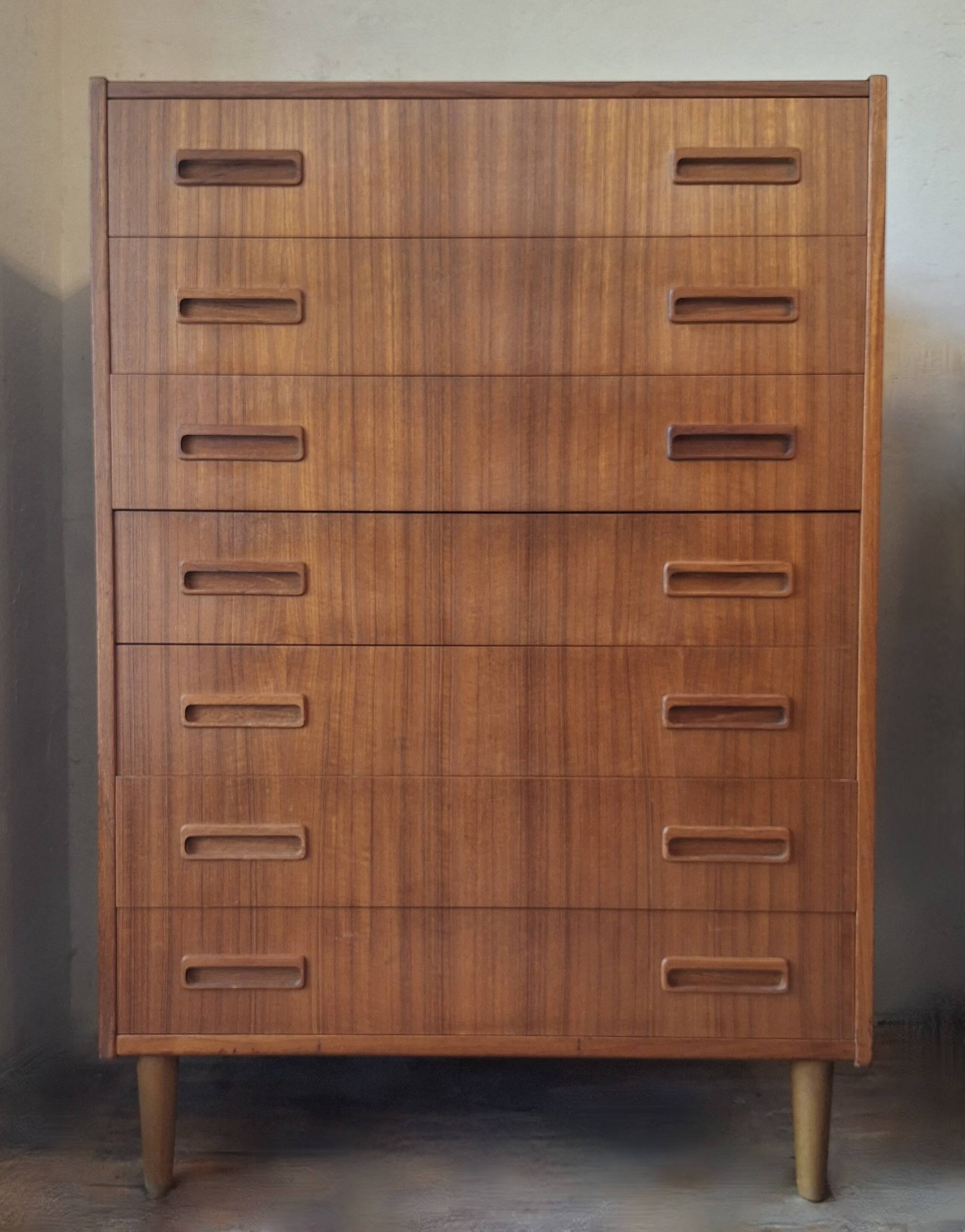 Danish teak chest of 7 drawers by Borge Dam, 1960s