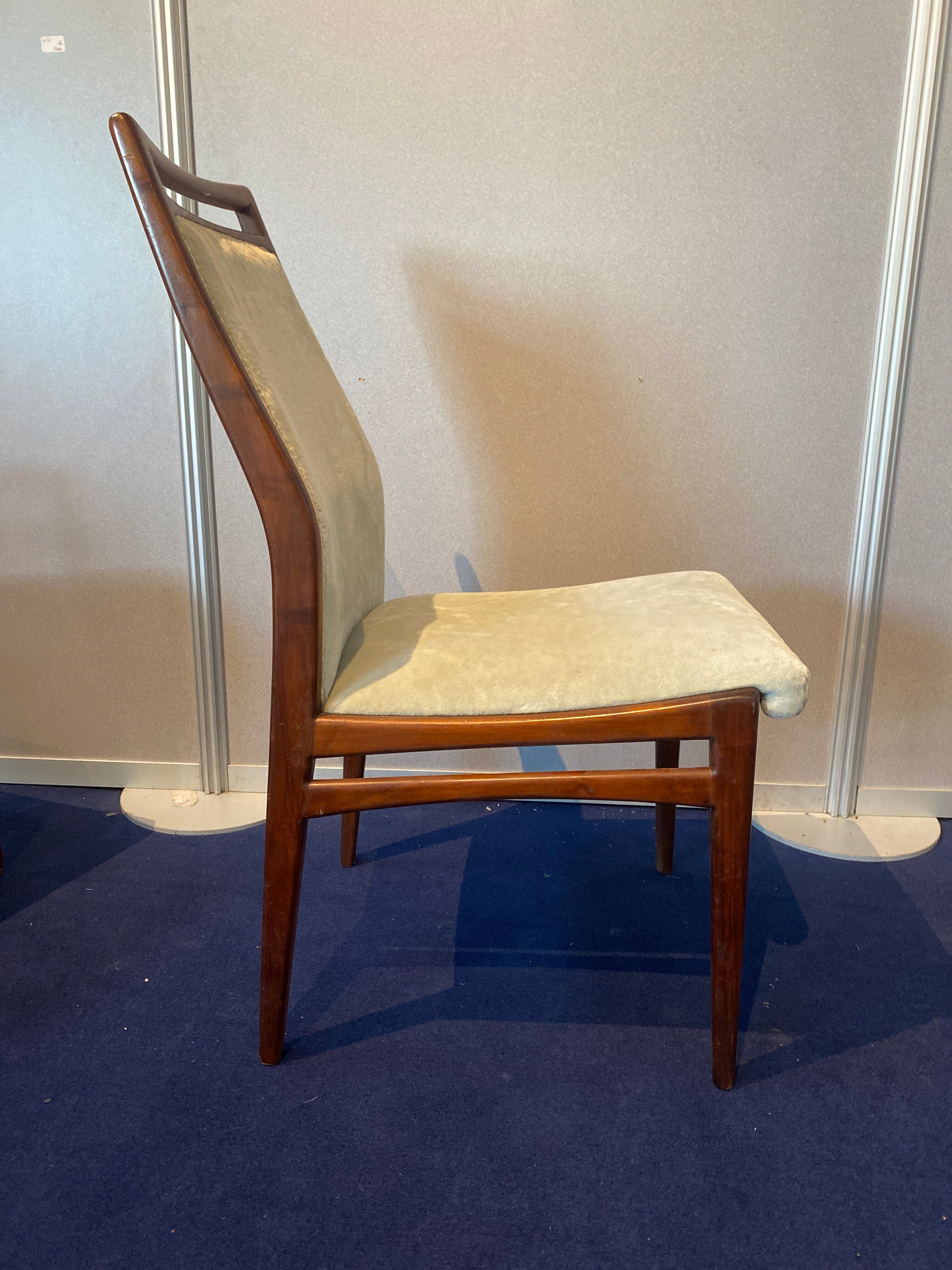 2 armchairs and 2 wooden chairs