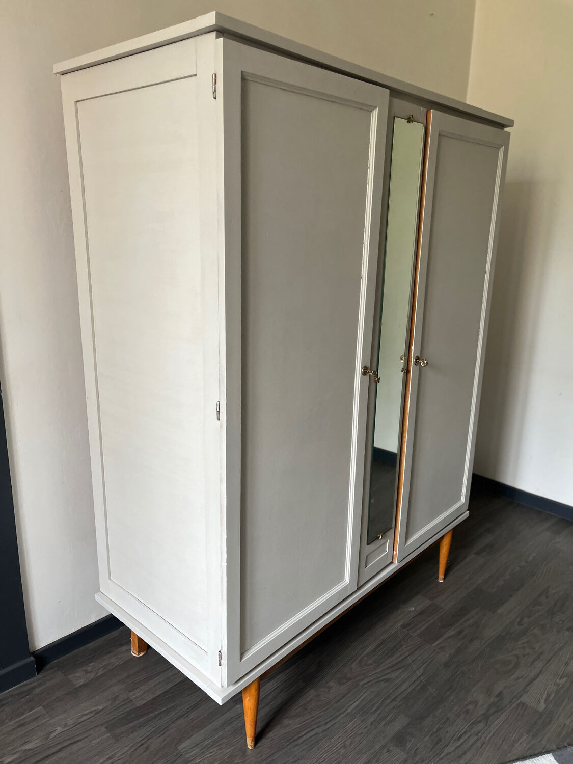 Armoire lin pieds compas