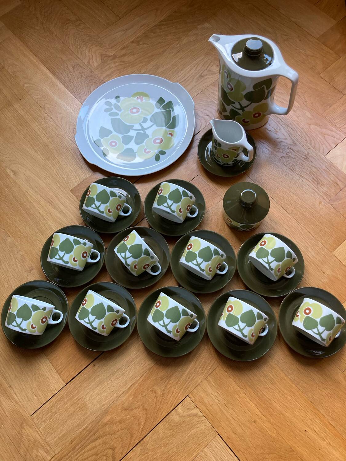 Vintage Hutschenreuther Novum Brasilia coffee set