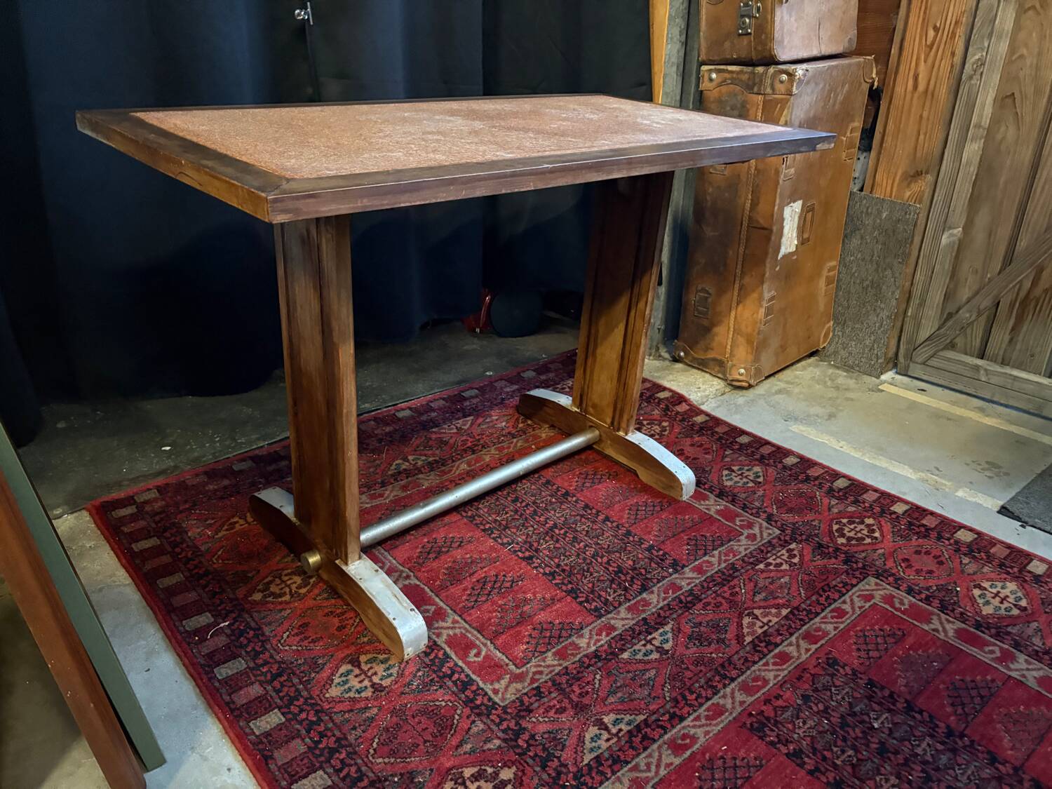 Vintage bistro table in wood and metal – Authentic & sturdy