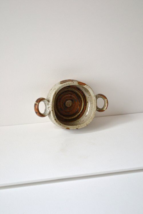 Double handle serving bowl