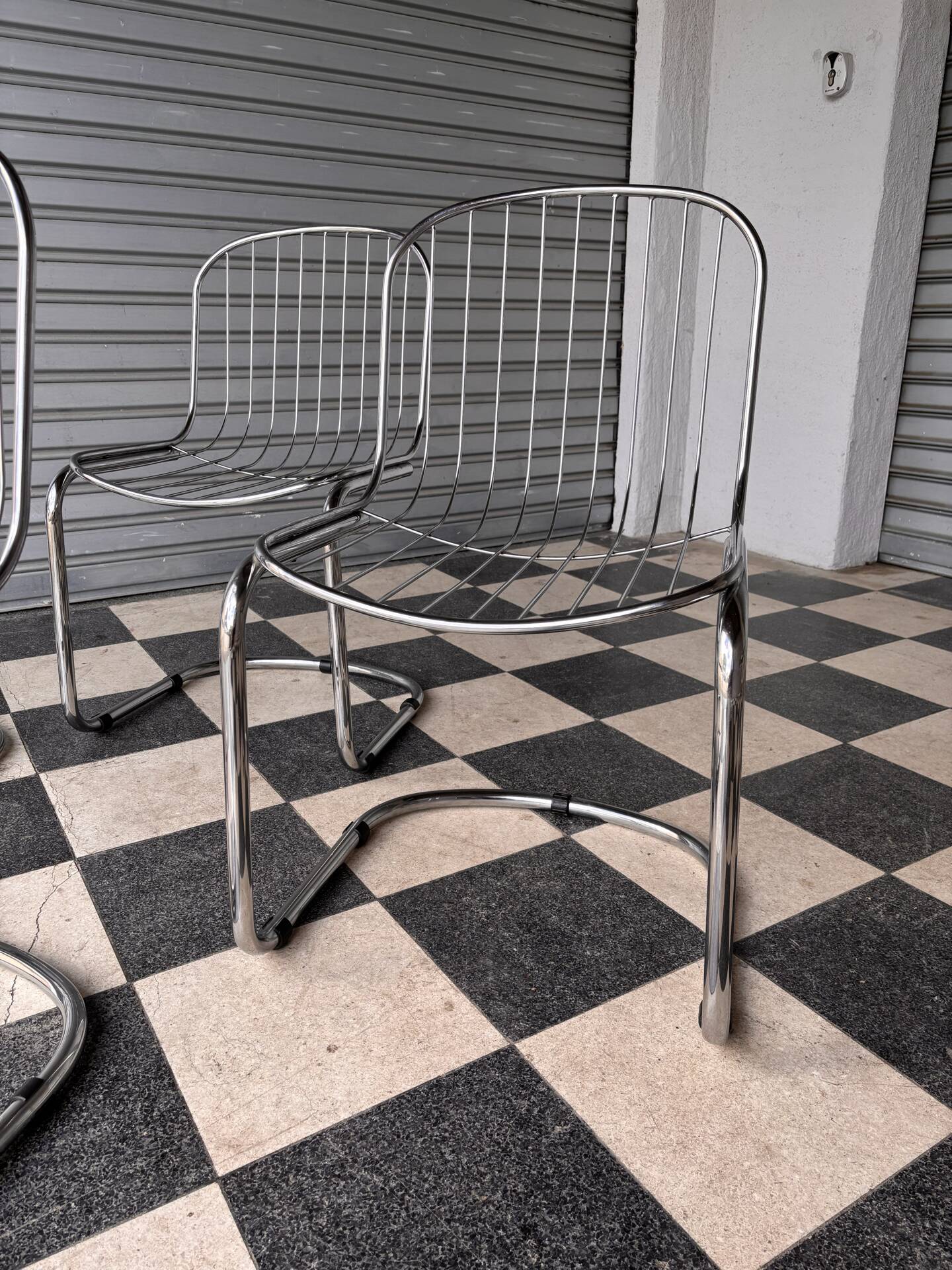 Chaises italiennes seventies