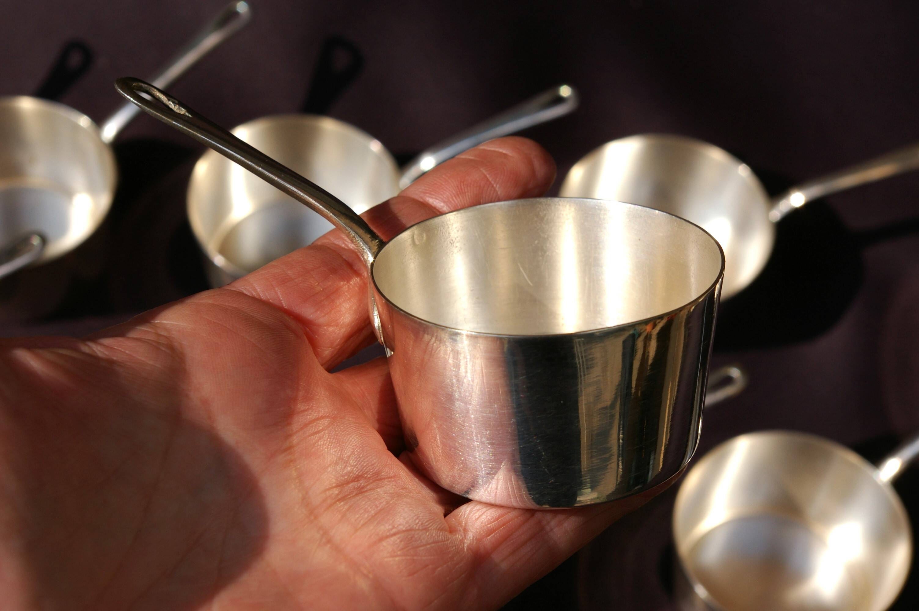 12 mini pans in silver metal