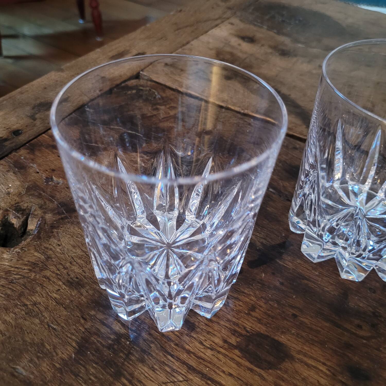 2 verres à whisky en cristal taillé – fond étoilé, années 70