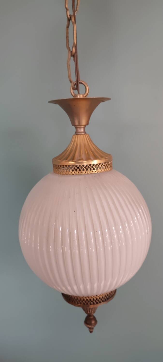 Serrated opaline ball chandelier in glass and brass