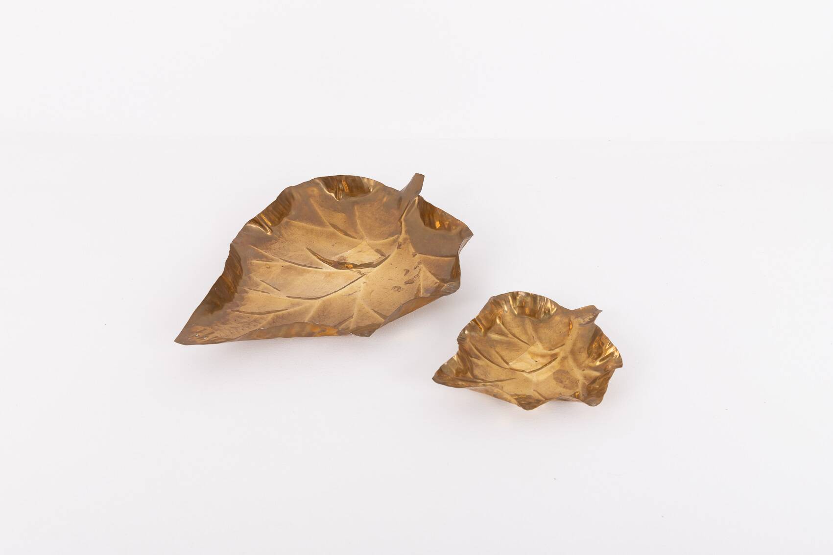 Decorative brass leaf bowl set, Italy