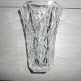 Small white crystal vase (Height 13 cm)
