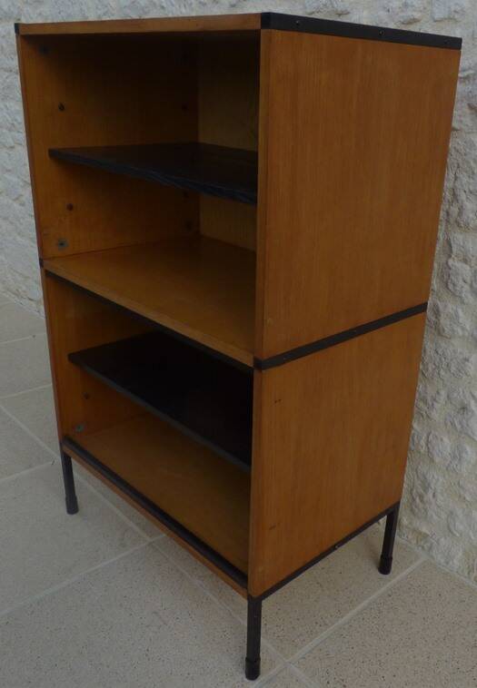 Meuble vintage avec étagères en bois et métal