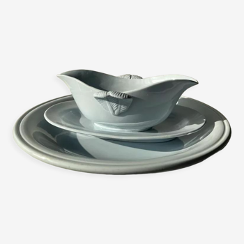 Ensemble plat et saucière bleu clair faïence de Montereau