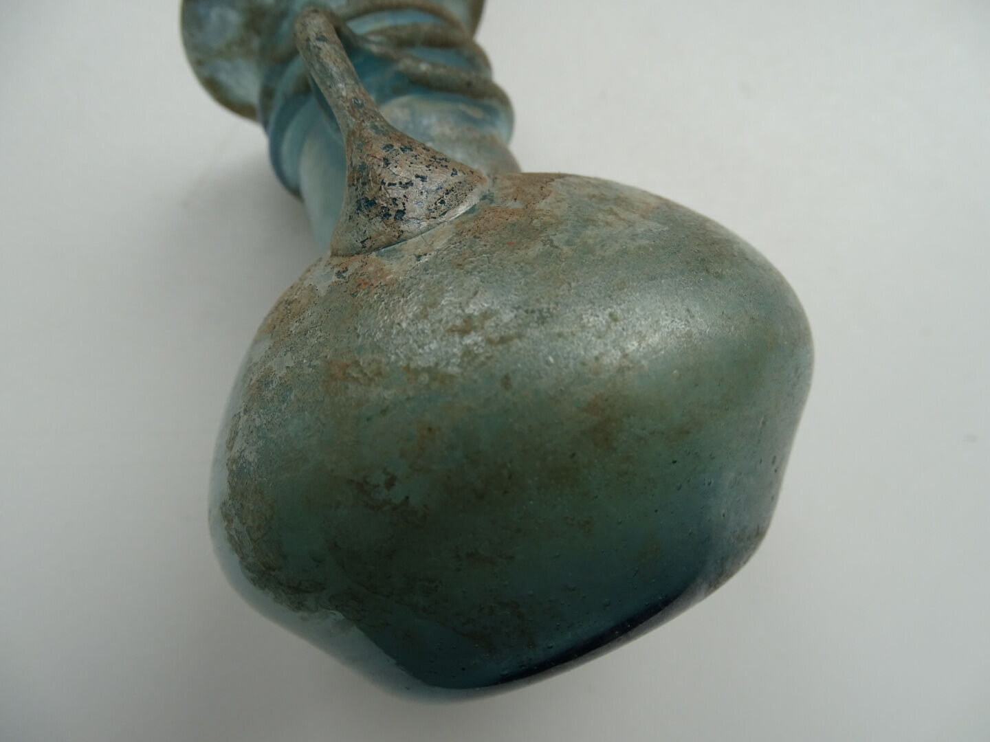 Miniature vase Scavo Seguso Vetri d'Arte iridescent glass Murano 1950