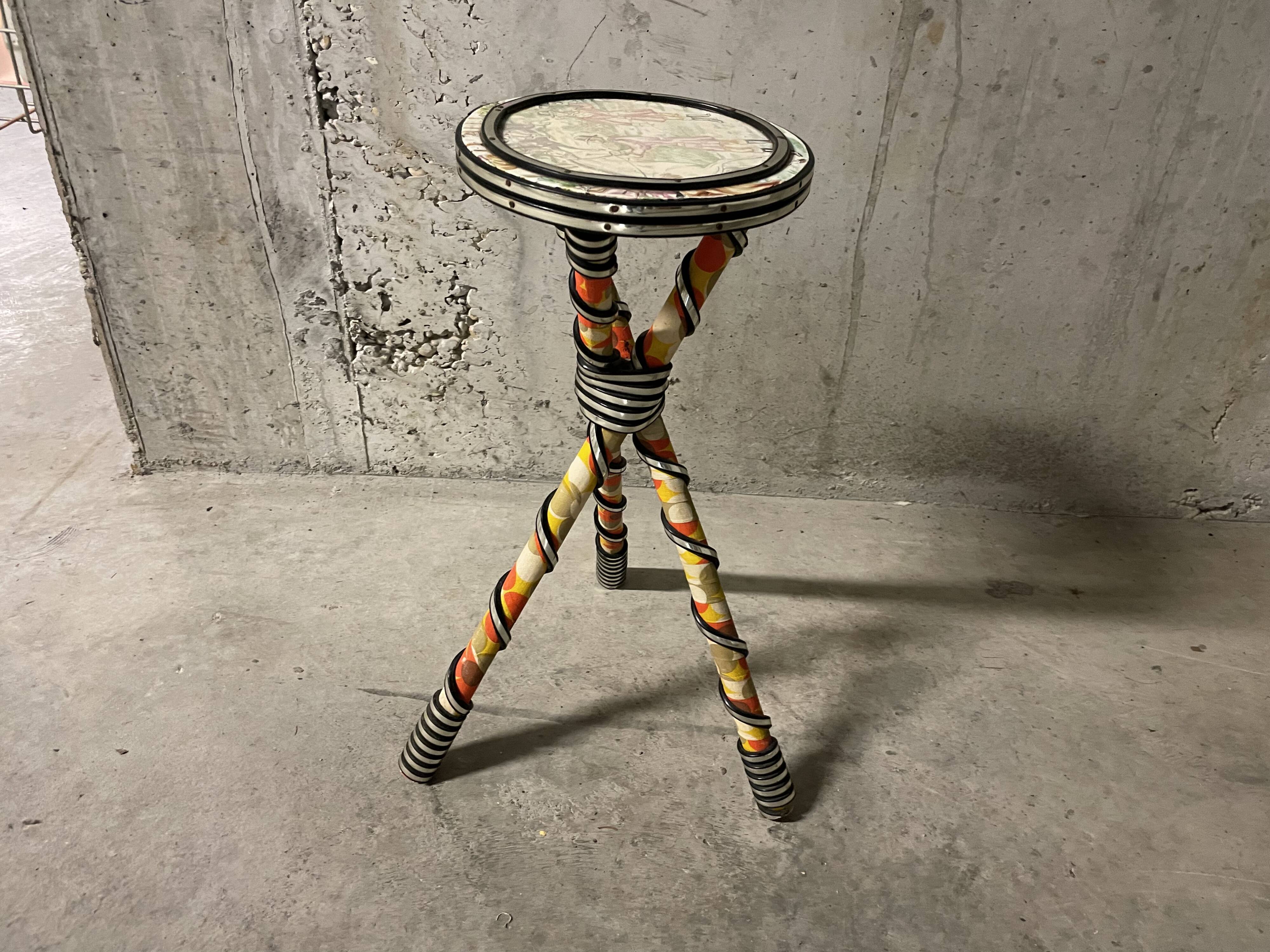 Kitsch pedestal table from the 70s
